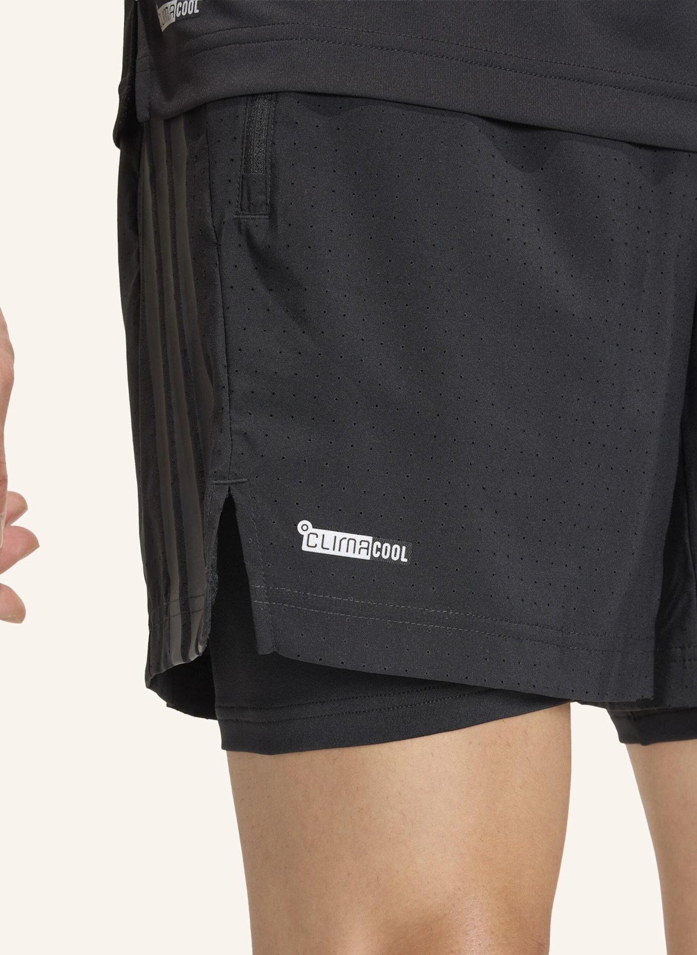 adidas TECH ESSENTIALS WORKOUT 2IN1 SHORTS: SCHWARZ