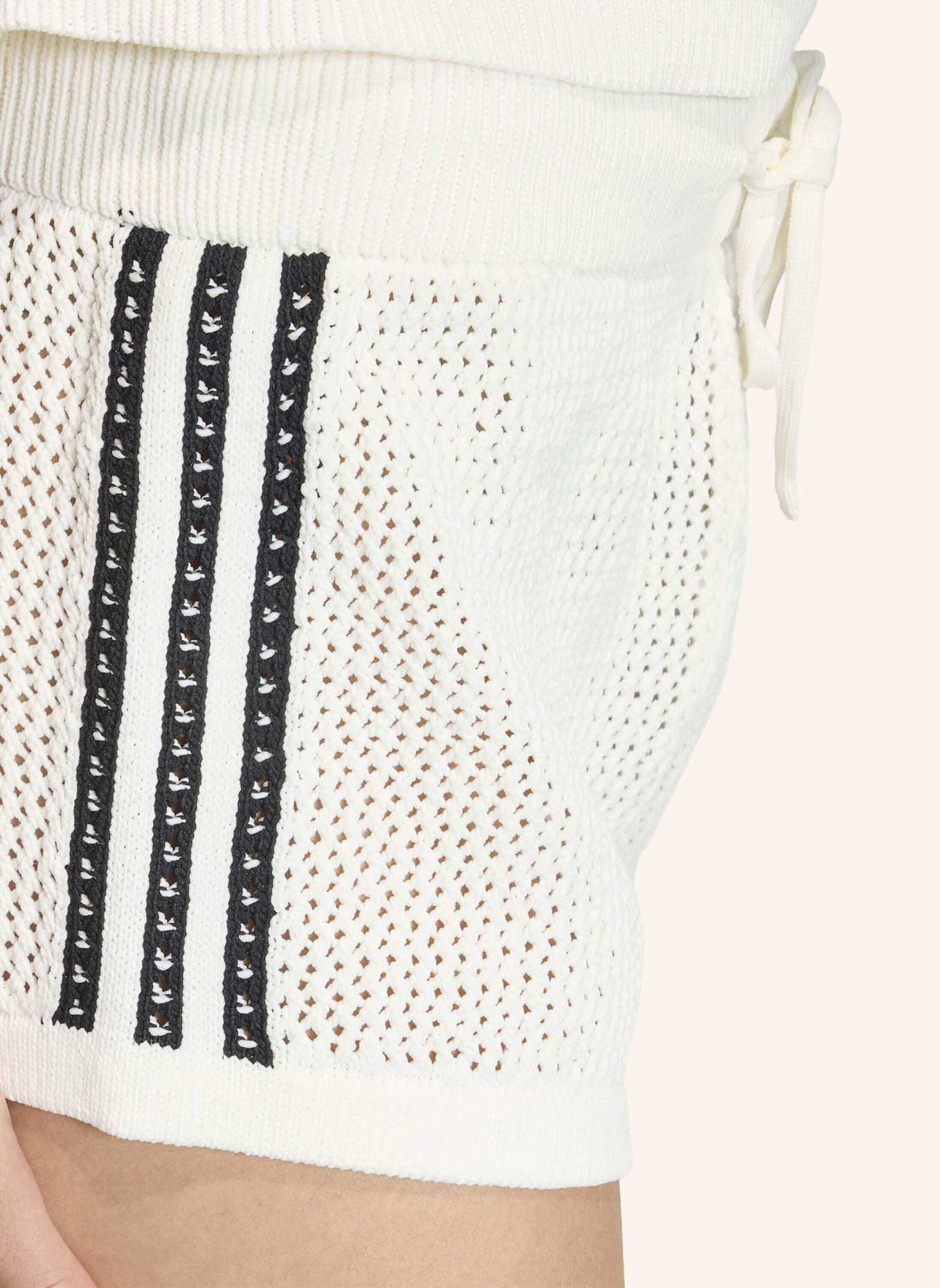 adidas Originals KNITTED CROCHET SHORTS: WEISS