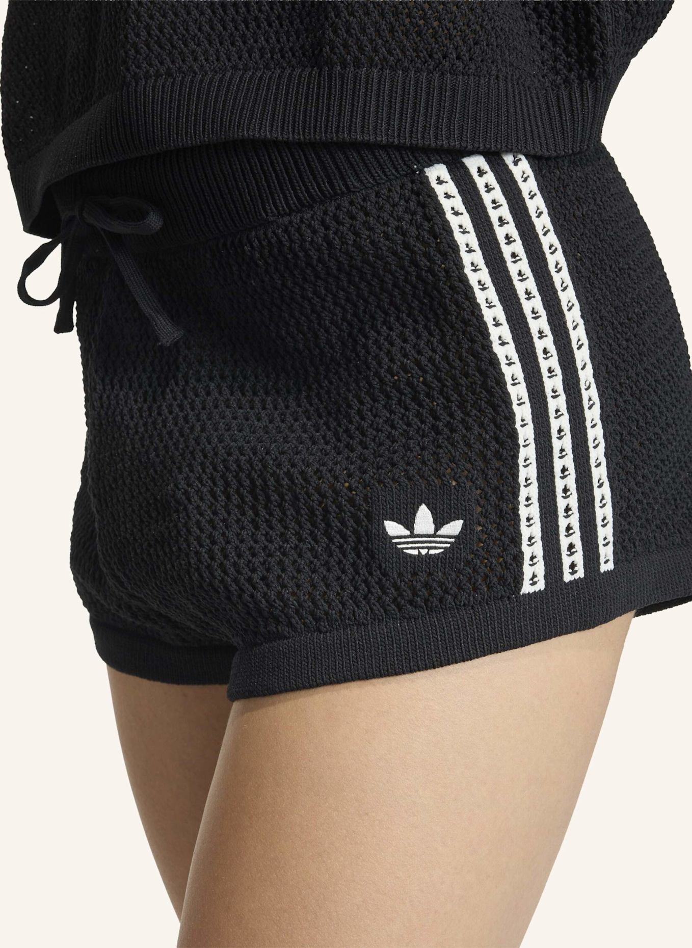 adidas Originals KNITTED CROCHET SHORTS: SCHWARZ