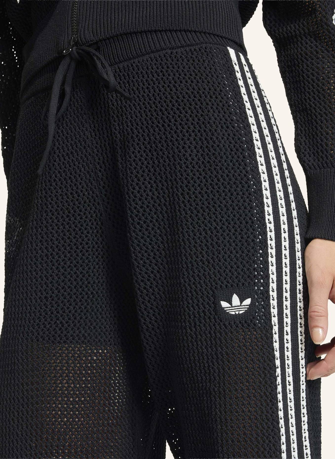 adidas Originals GESTRICKTE GEHÄKELTE FIREBIRD TRAININGSHOSE: SCHWARZ