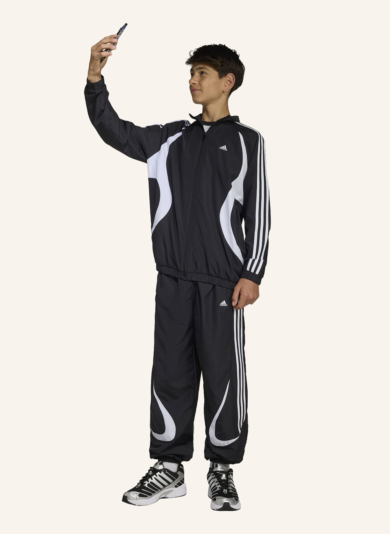 adidas Originals TEAMGEIST LOOSE TRAININGSJACKE: SCHWARZ/ WEISS