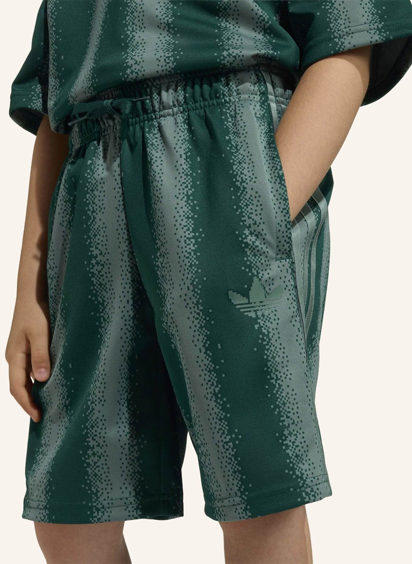 adidas Originals ADIDAS MINECRAFT OVERSIZE-SET SHORTS UND T-SHIRT: GRÜN