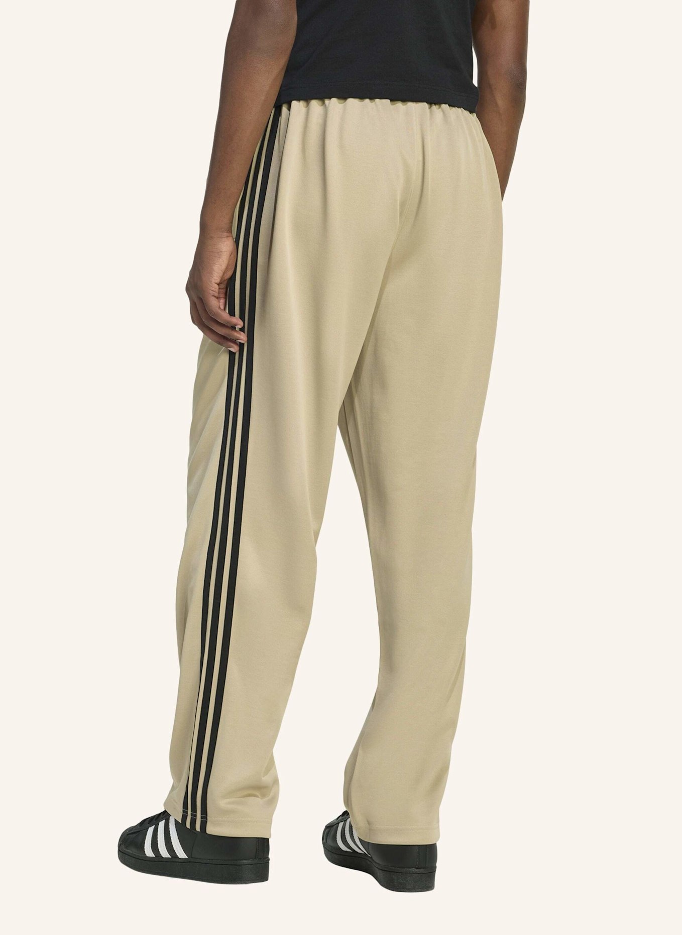adidas Originals ADICOLOR LOOSE TRACKPANTS: SCHWARZ