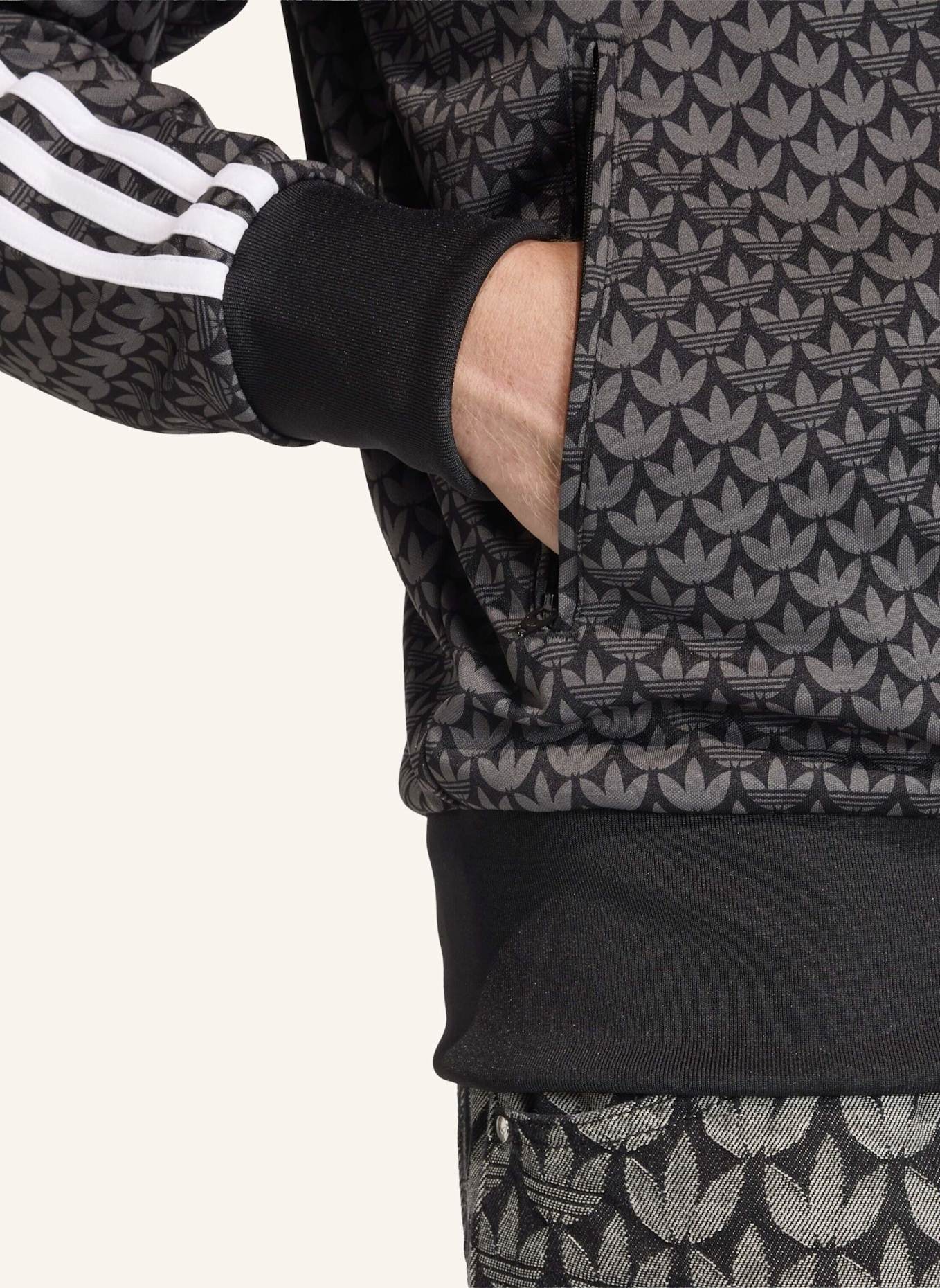 adidas Originals FIREBIRD LOOSE MONOGRAM TRAININGSJACKE: SCHWARZ