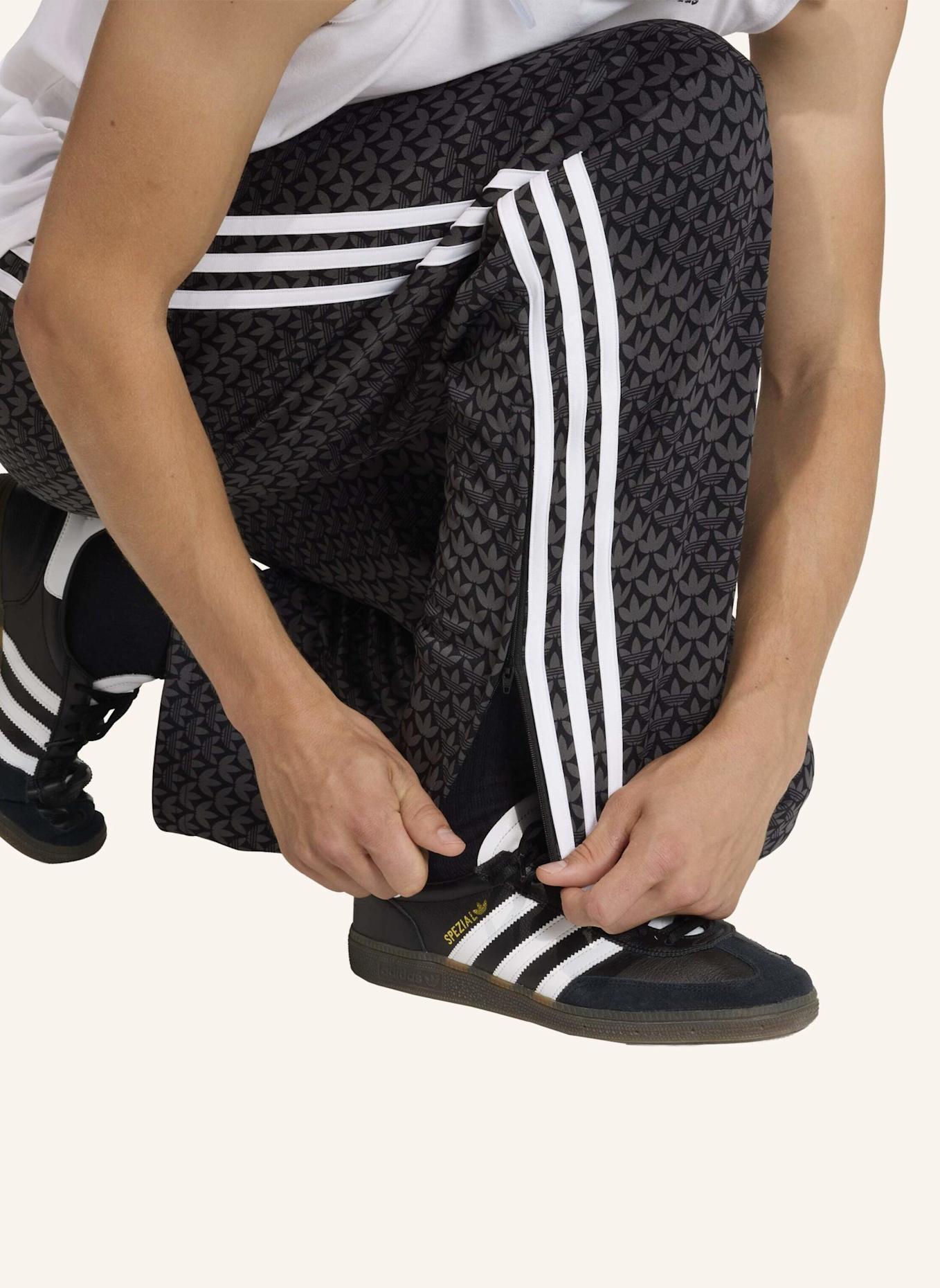 adidas Originals FIREBIRD LOOSE MONOGRAMM TRAININGSHOSE: SCHWARZ