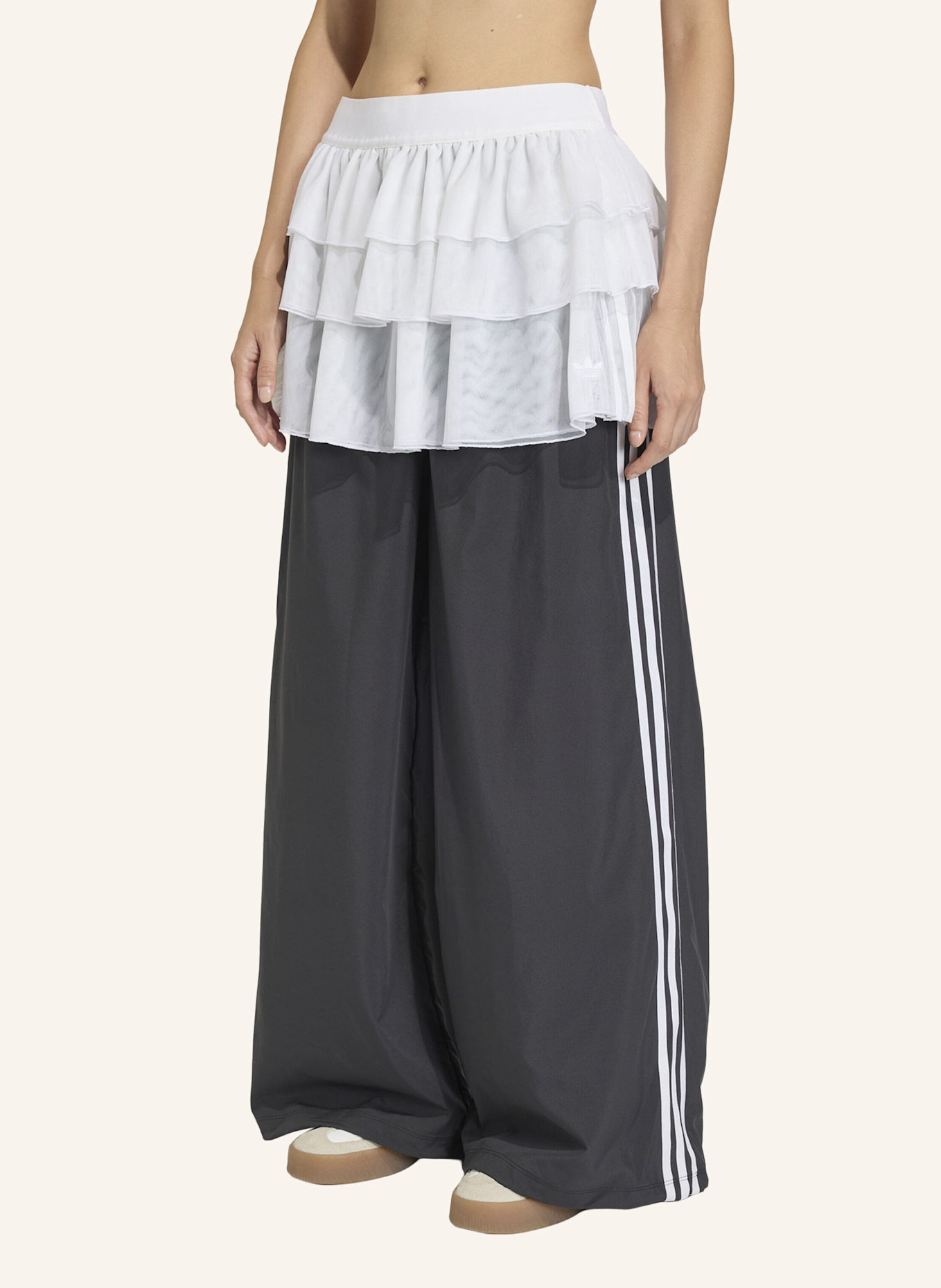 adidas Originals ADIDAS ORIGINALS LACE ADILENIUM FB TP TROUSERS: SCHWARZ