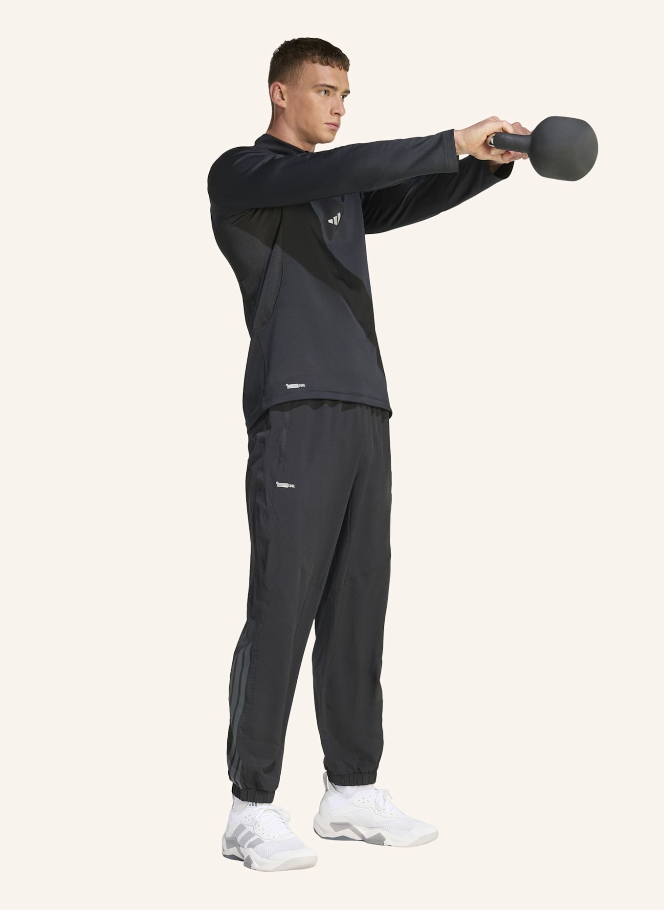 adidas TECH ESSENTIALS WORKOUT TRAININGSHOSE: SCHWARZ