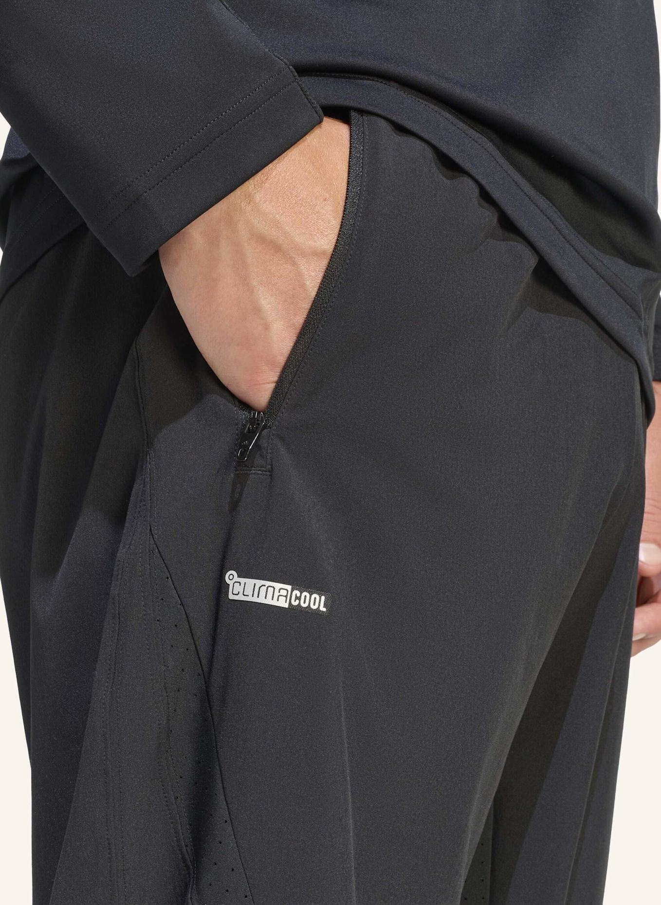 adidas TECH ESSENTIALS WORKOUT TRAININGSHOSE: SCHWARZ