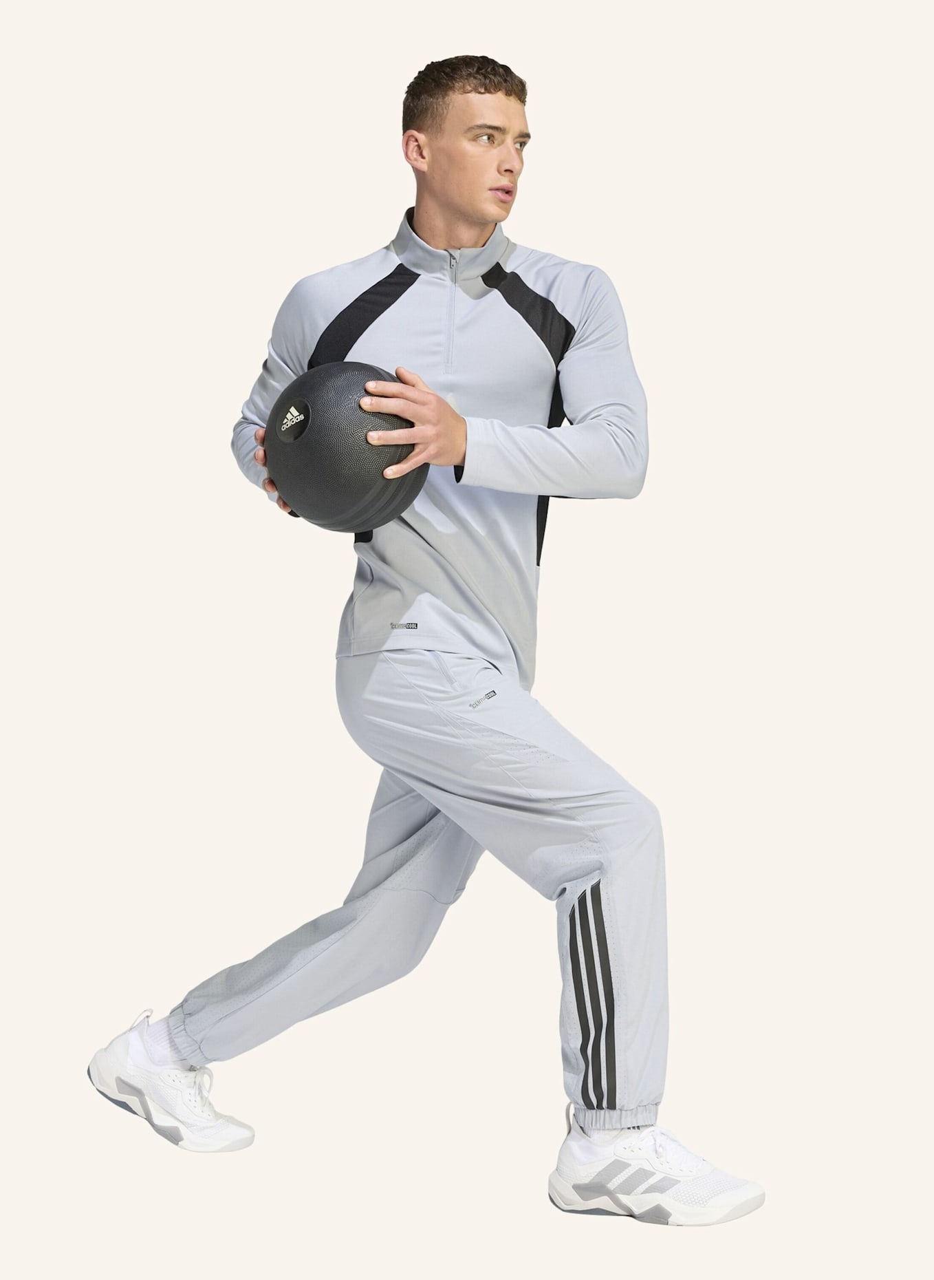 adidas TECH ESSENTIALS WORKOUT TRAININGSHOSE: GRAU