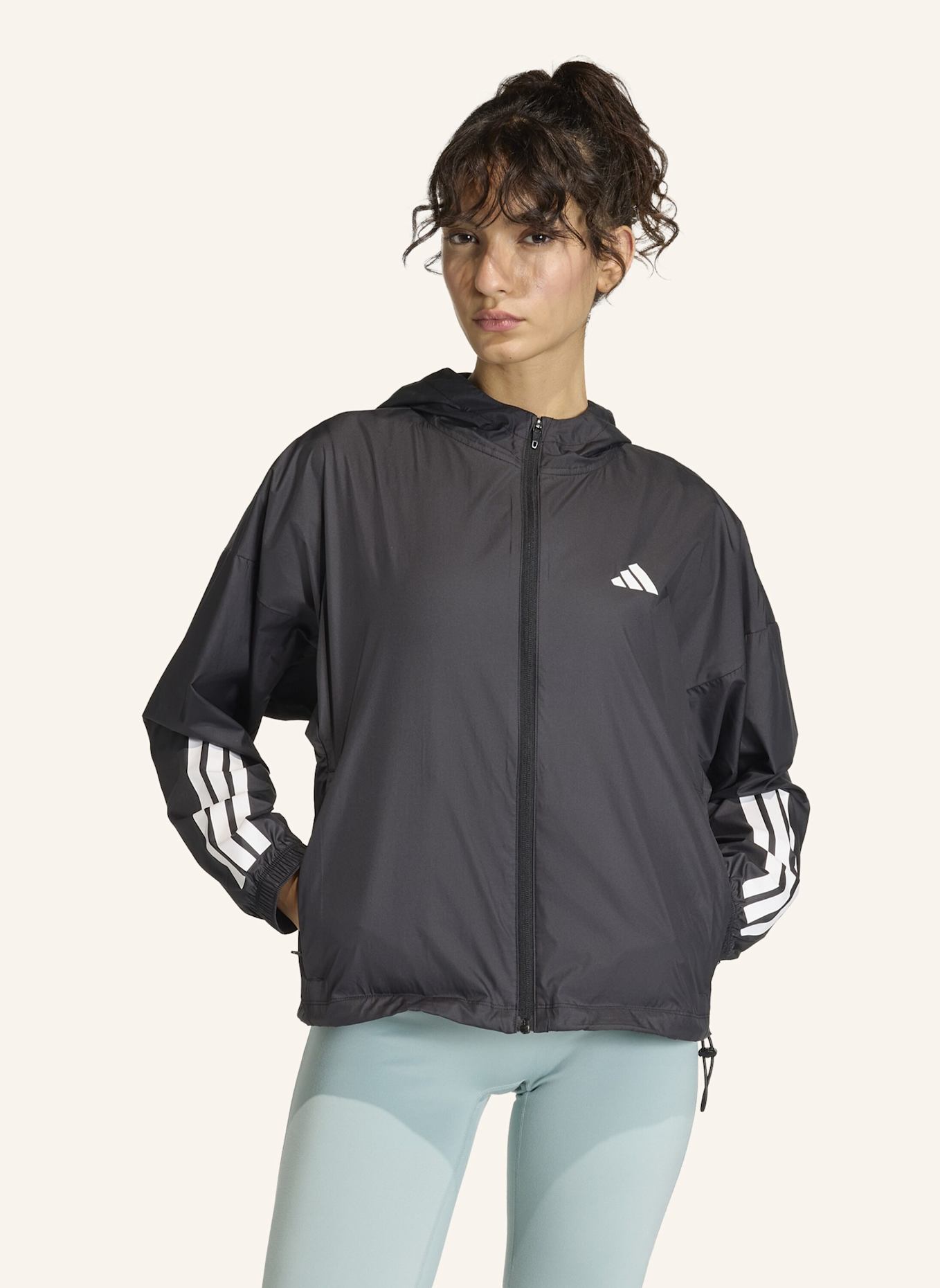 adidas HYPERGLAM 3-STREIFEN WINDBREAKER: SCHWARZ