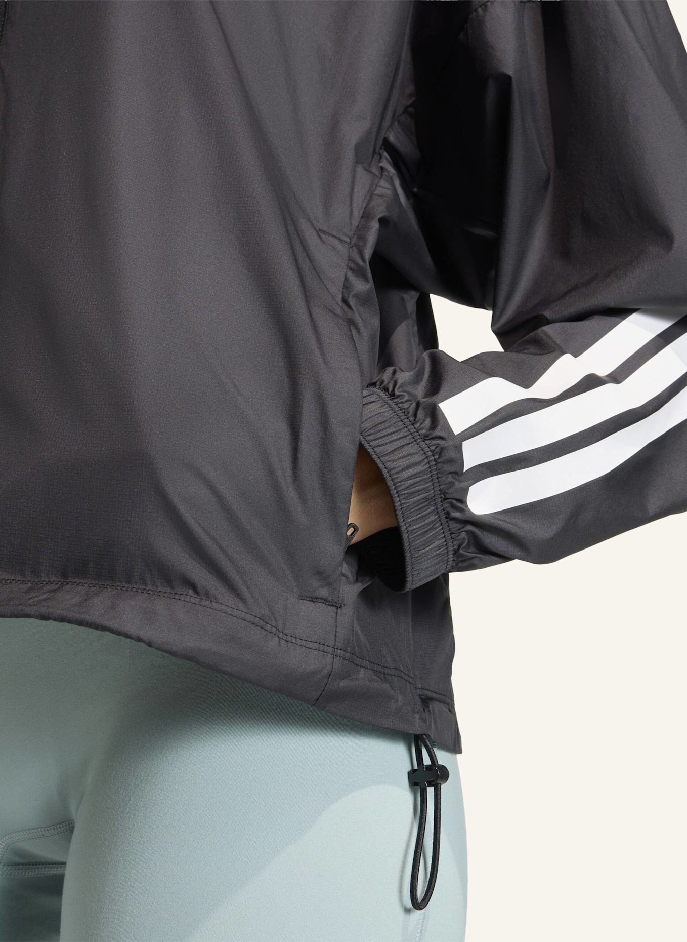 adidas HYPERGLAM 3-STREIFEN WINDBREAKER: SCHWARZ