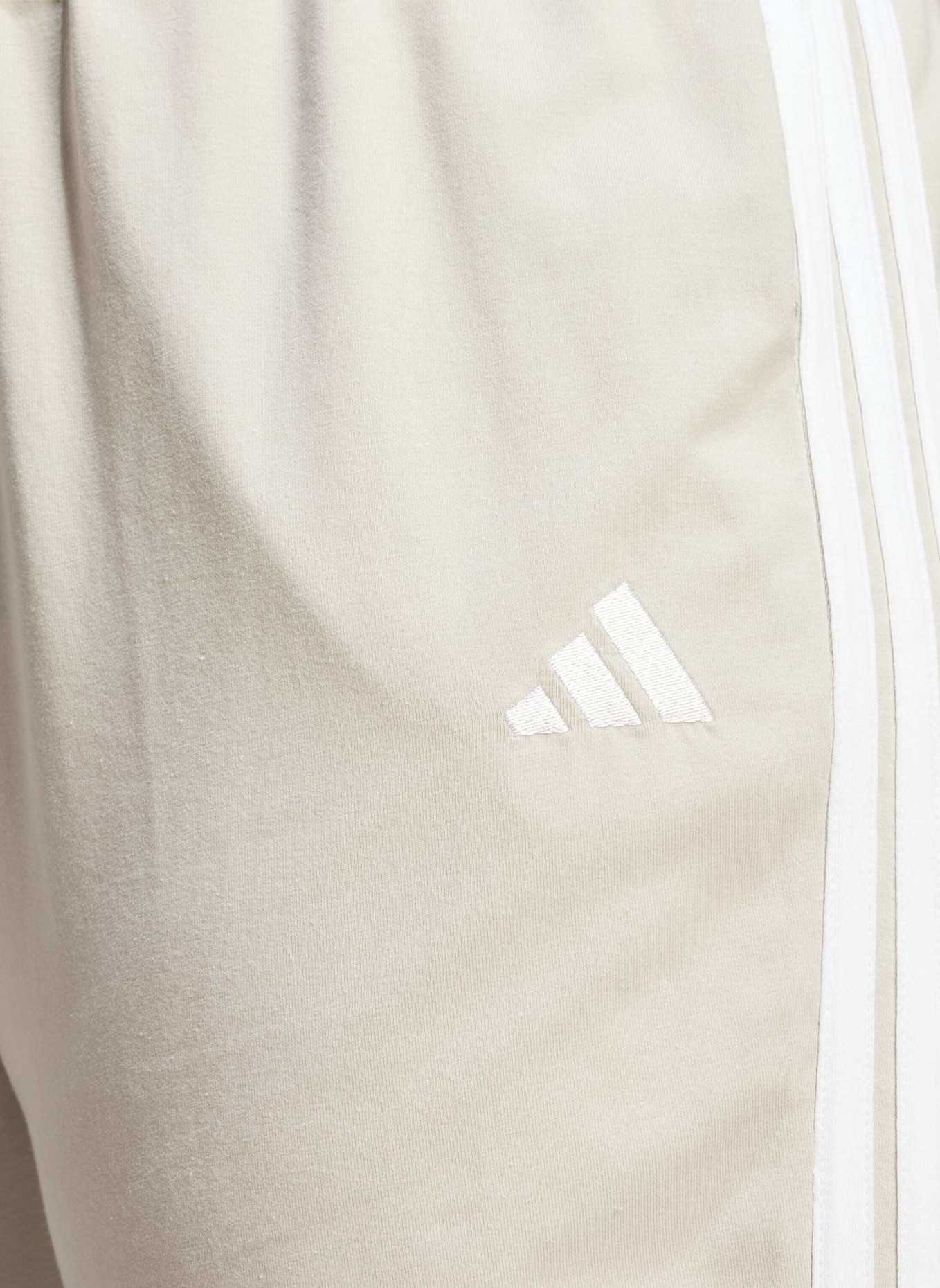 adidas ESSENTIALS 3-STREIFEN JOGGER-HOSE (GROSSE GRÖSSEN): BEIGE/ WEISS