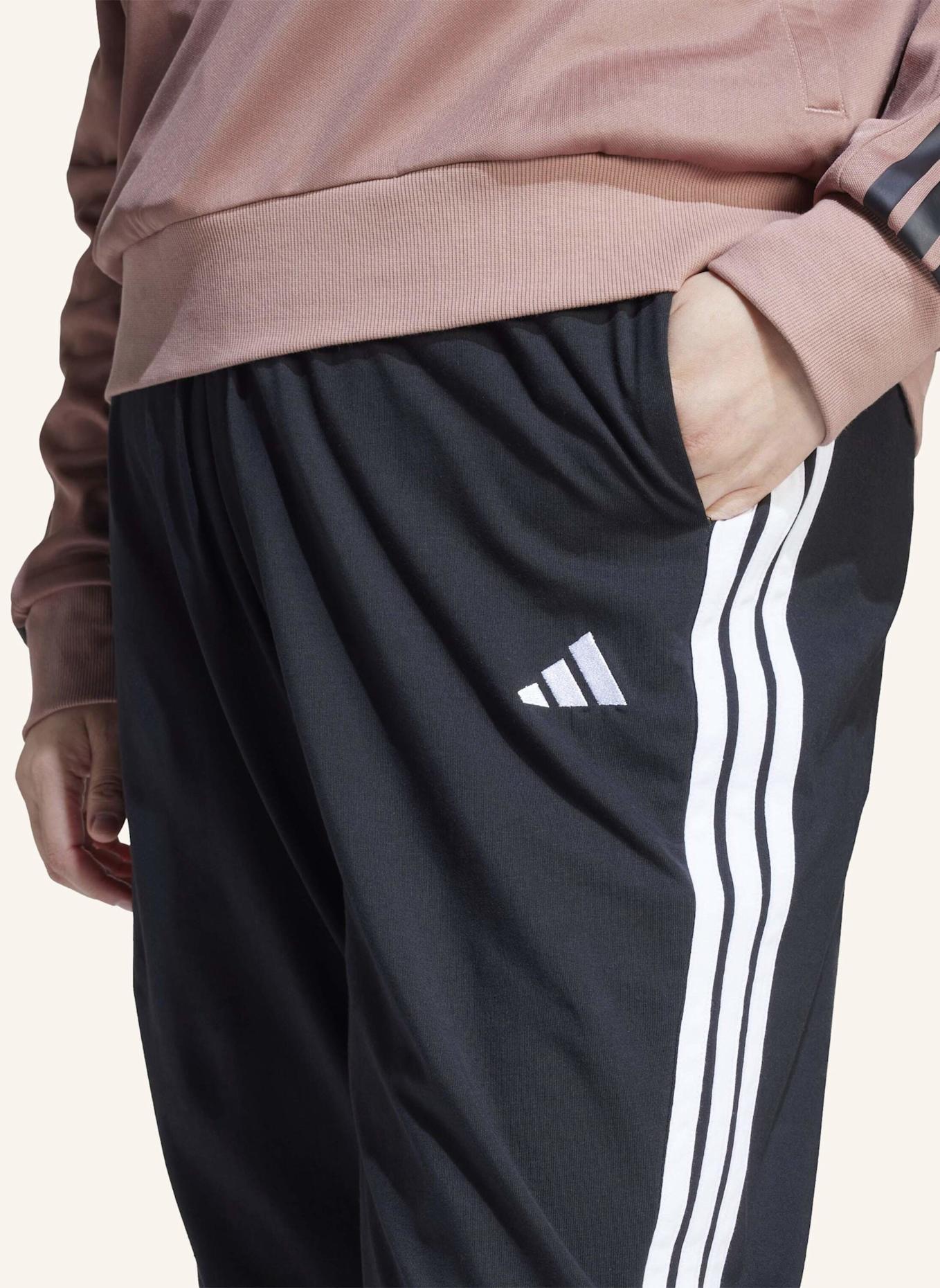 adidas ESSENTIALS 3-STREIFEN JOGGER-HOSE (GROSSE GRÖSSEN): SCHWARZ/ WEISS