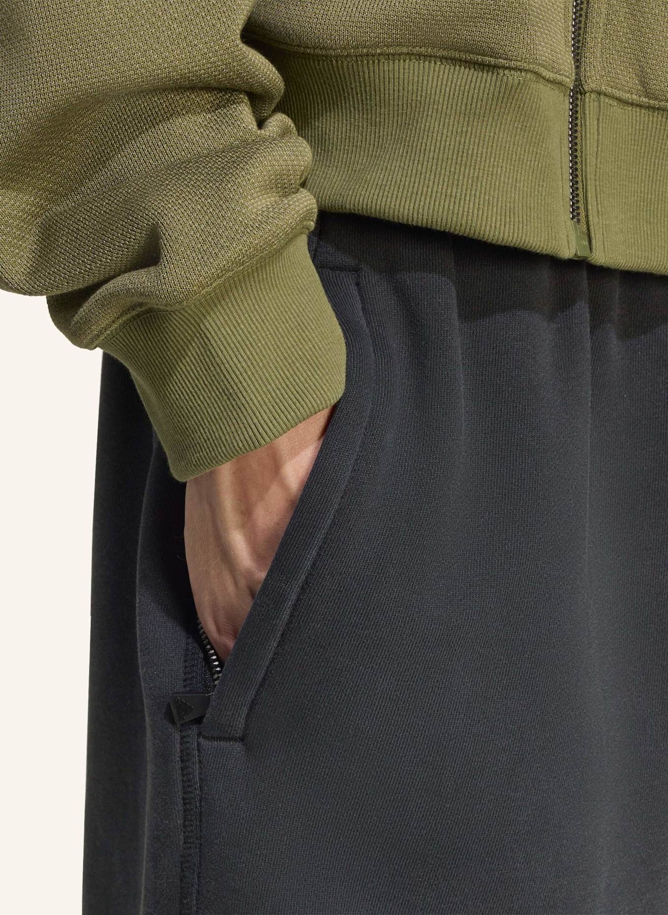 adidas Originals ADIDAS EQUIPMENT OPEN HEM SWEATPANT: SCHWARZ