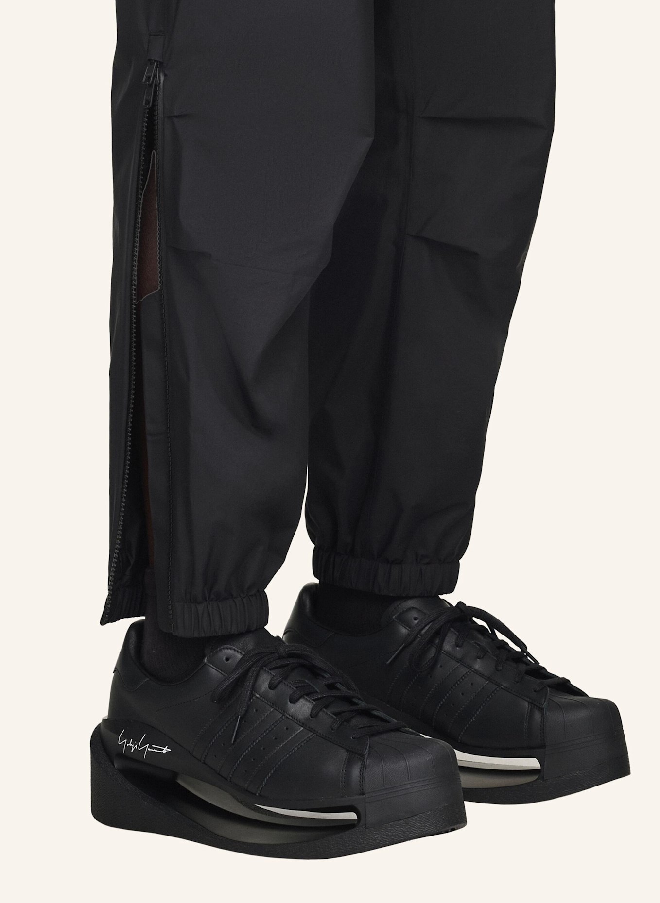 Y-3 Y-3 GORE-TEX CUFFED CARGOHOSE: SCHWARZ