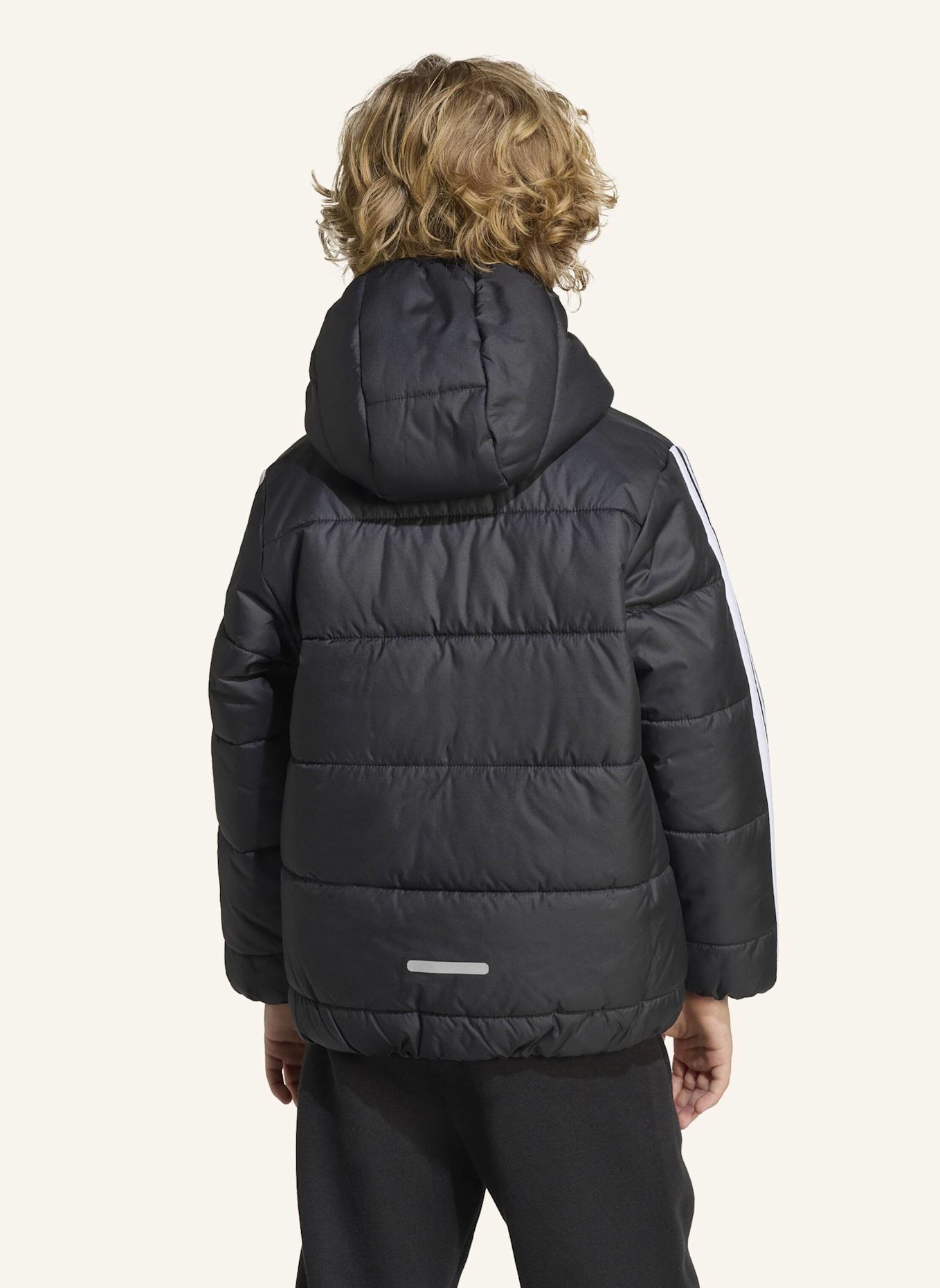 adidas ESSENTIALS 3-STREIFEN GEFÜTTERTE KINDERJACKE: SCHWARZ/ WEISS