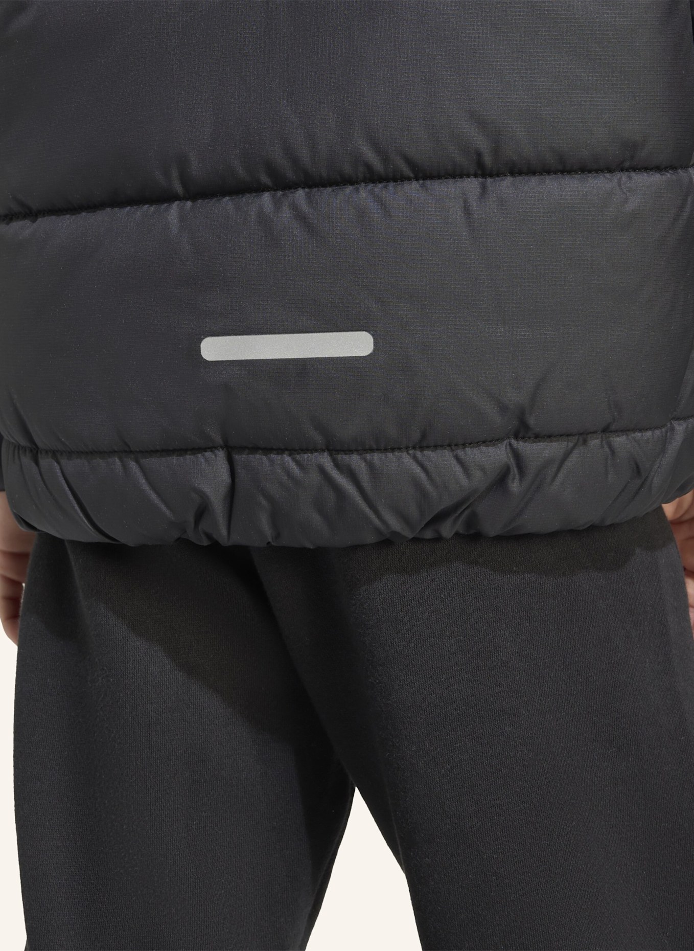 adidas ESSENTIALS 3-STREIFEN GEFÜTTERTE KINDERJACKE: SCHWARZ/ WEISS