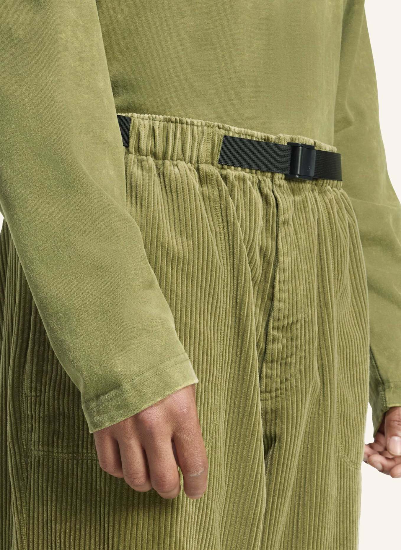 adidas Originals Cordhose EQUIPMENT Loose Fit: BLAU