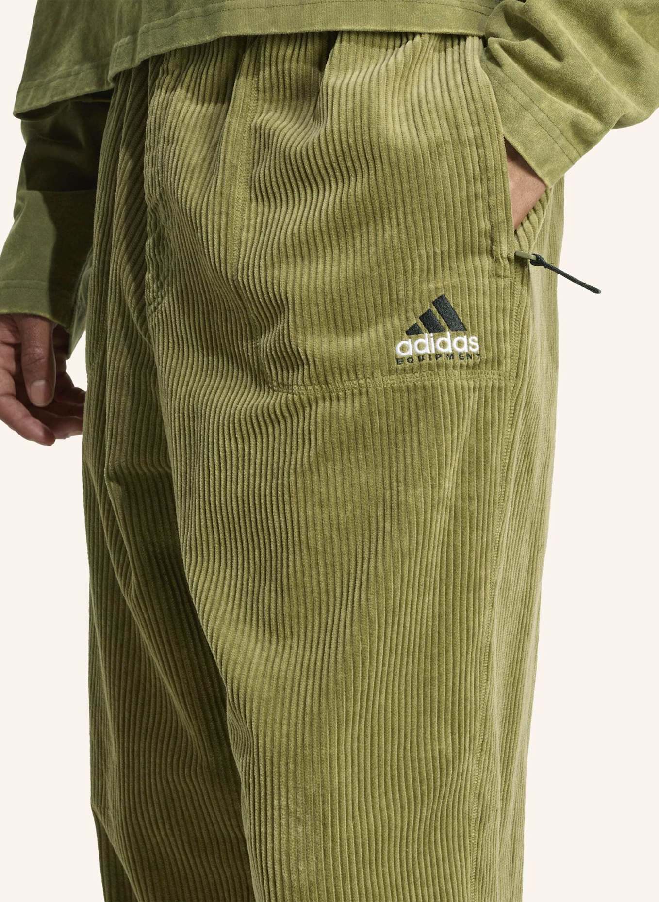 adidas Originals Cordhose EQUIPMENT Loose Fit: BLAU