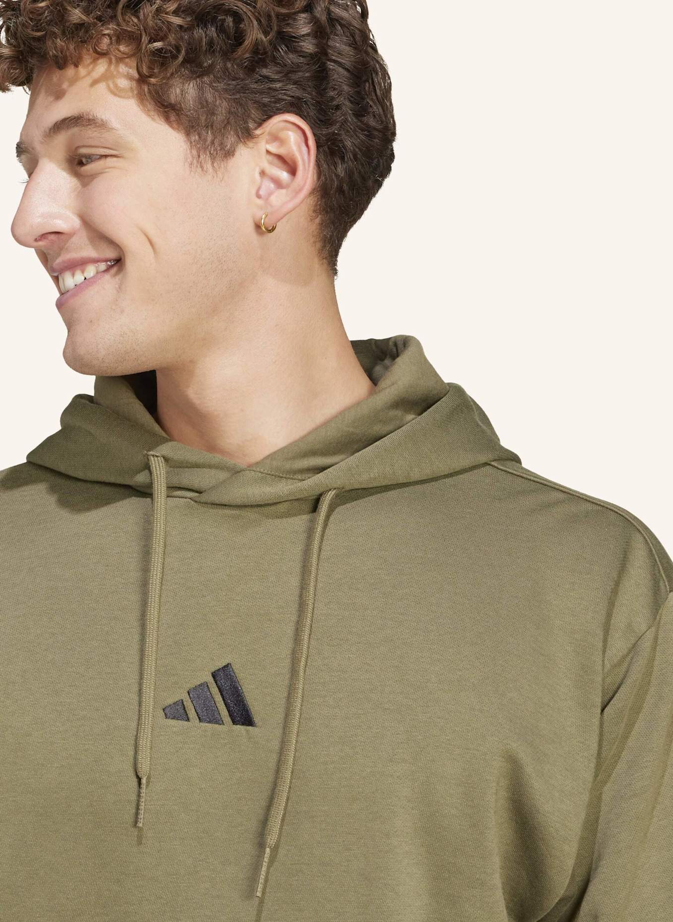 adidas ESSENTIALS FEELCOZY HOODIE: SCHWARZ