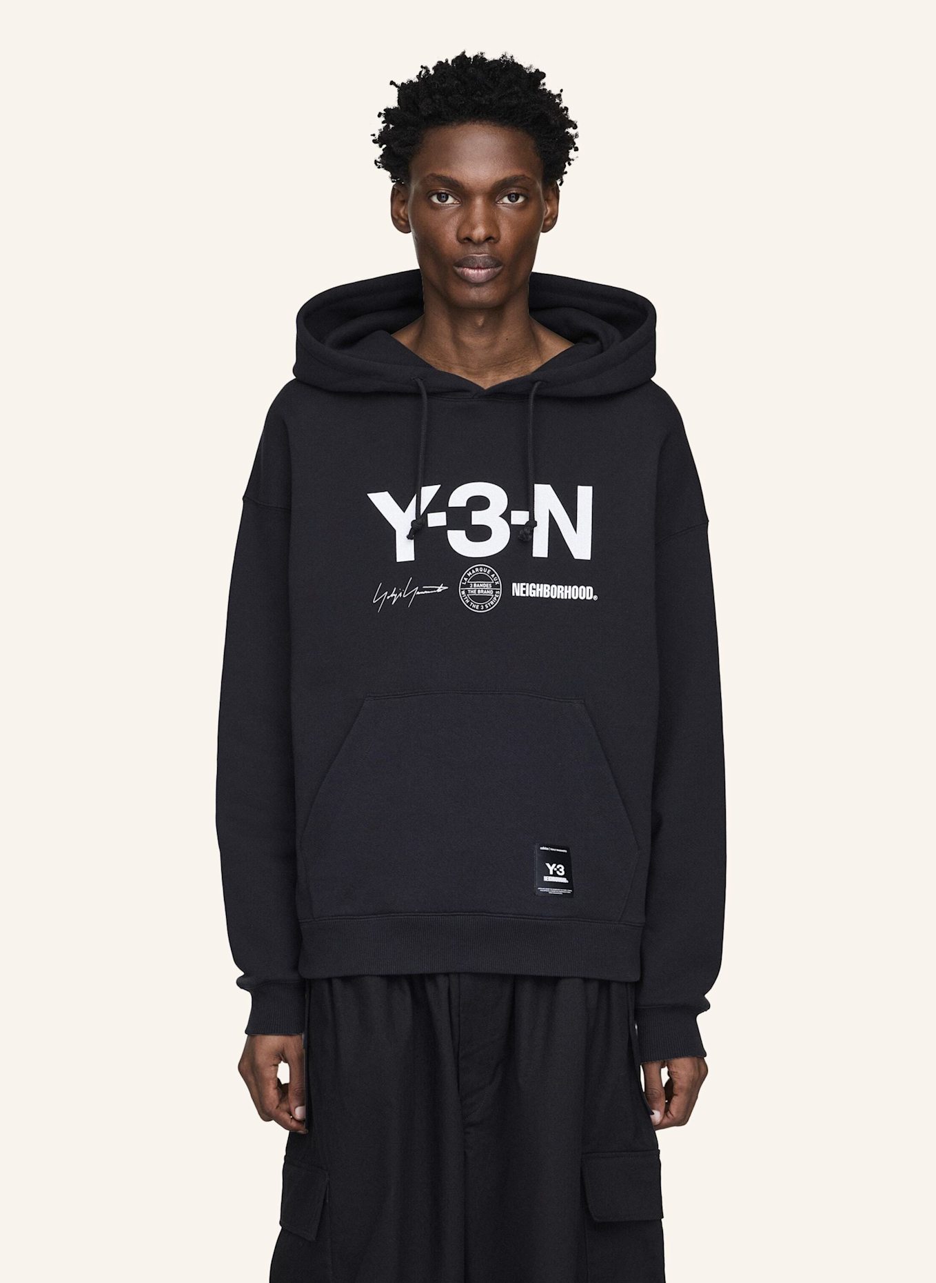 Y-3 Y-3 NBHD GRAFIK HOODIE: SCHWARZ