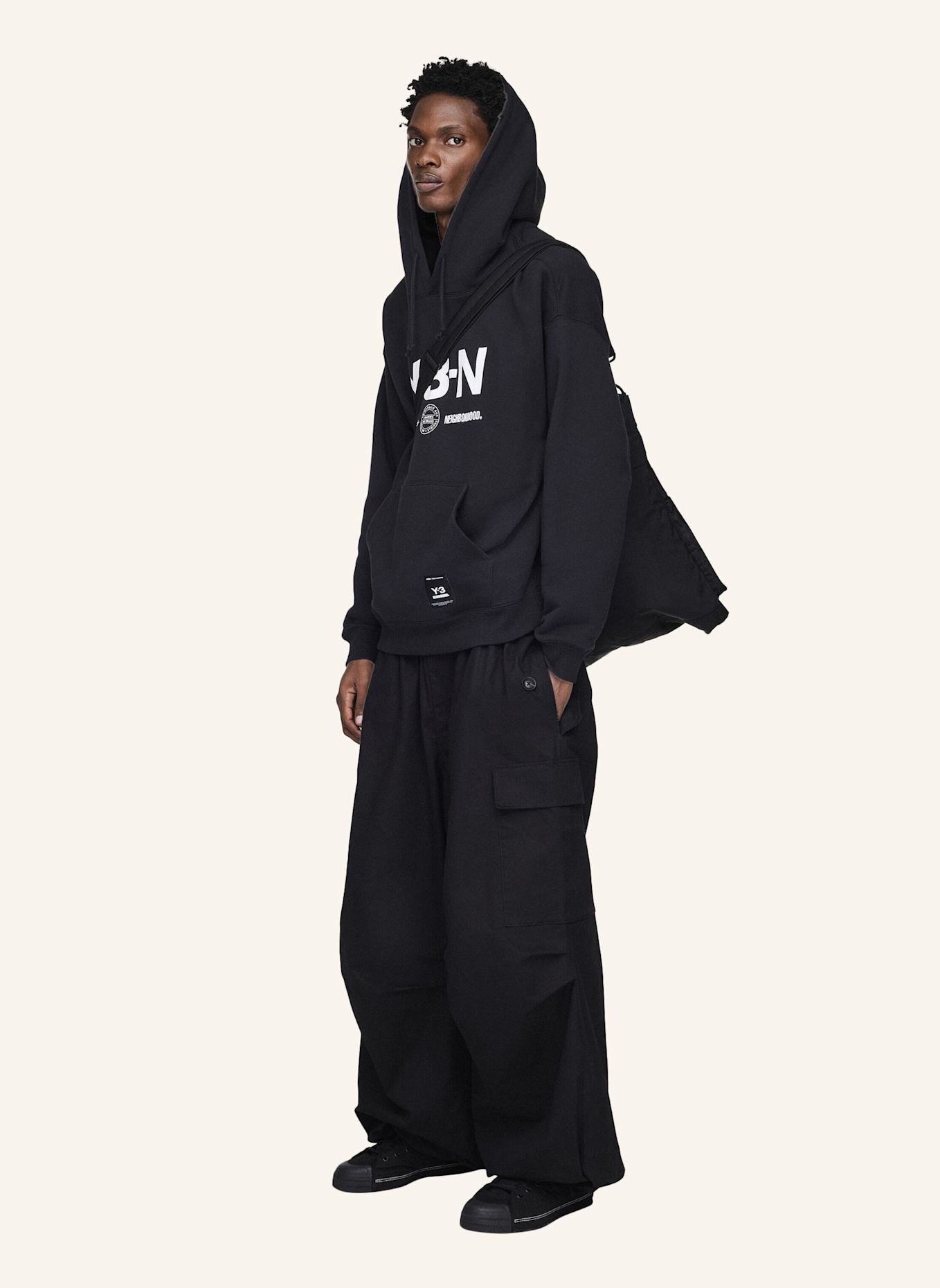 Y-3 Y-3 NBHD GRAFIK HOODIE: SCHWARZ