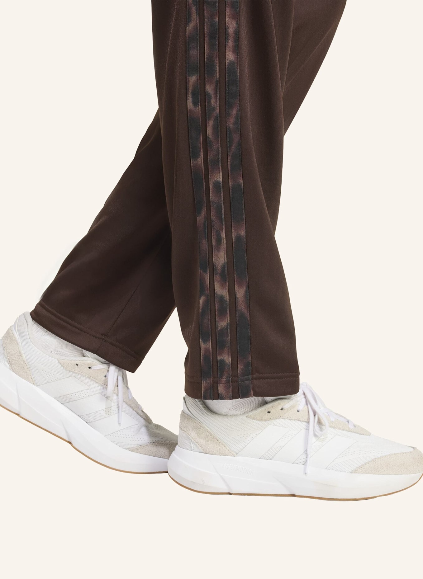 adidas TRAININGSANZUG 3-STRIPES LEOPARD PRINT: BRAUN