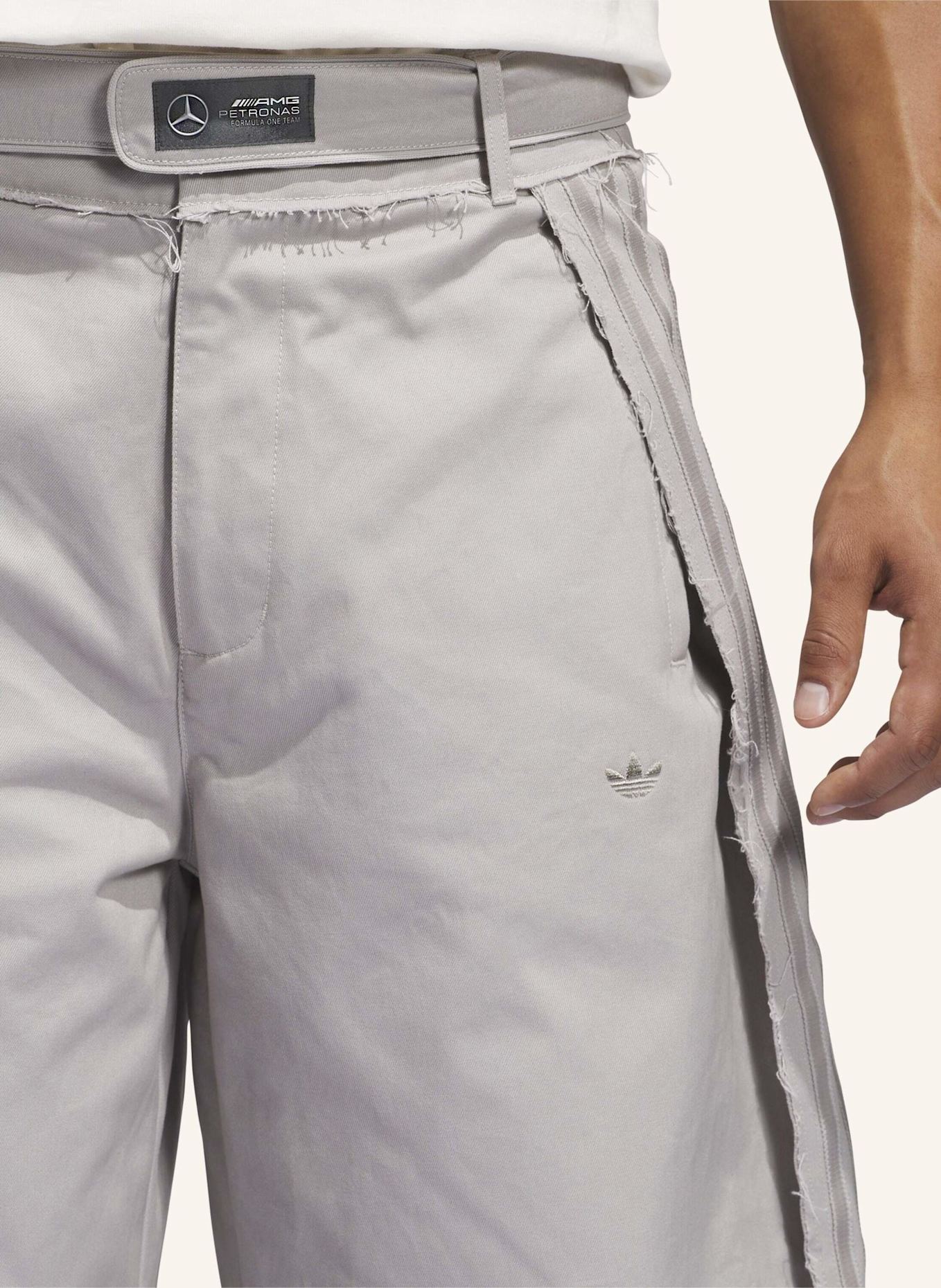 adidas Originals BAD BUNNY X MERCEDES RACE HOSE: GRAU