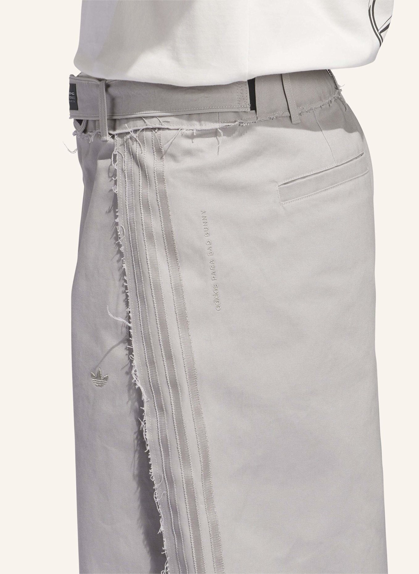 adidas Originals BAD BUNNY X MERCEDES RACE HOSE: GRAU