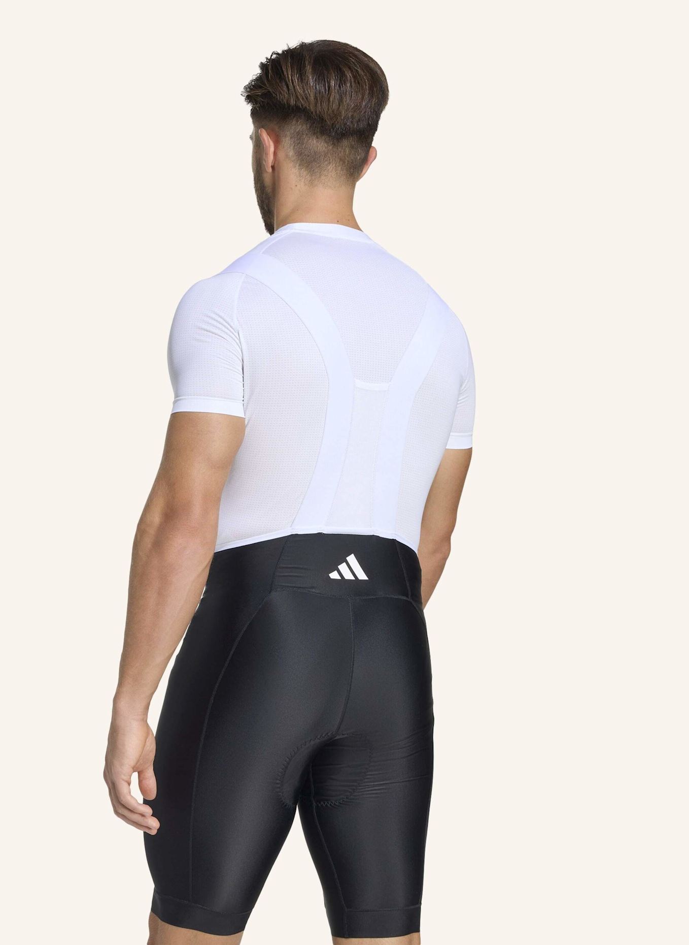 adidas ESSENTIALS GEPOLSTERTE FAHRRADSHORTS MIT TRÄGERN: SCHWARZ