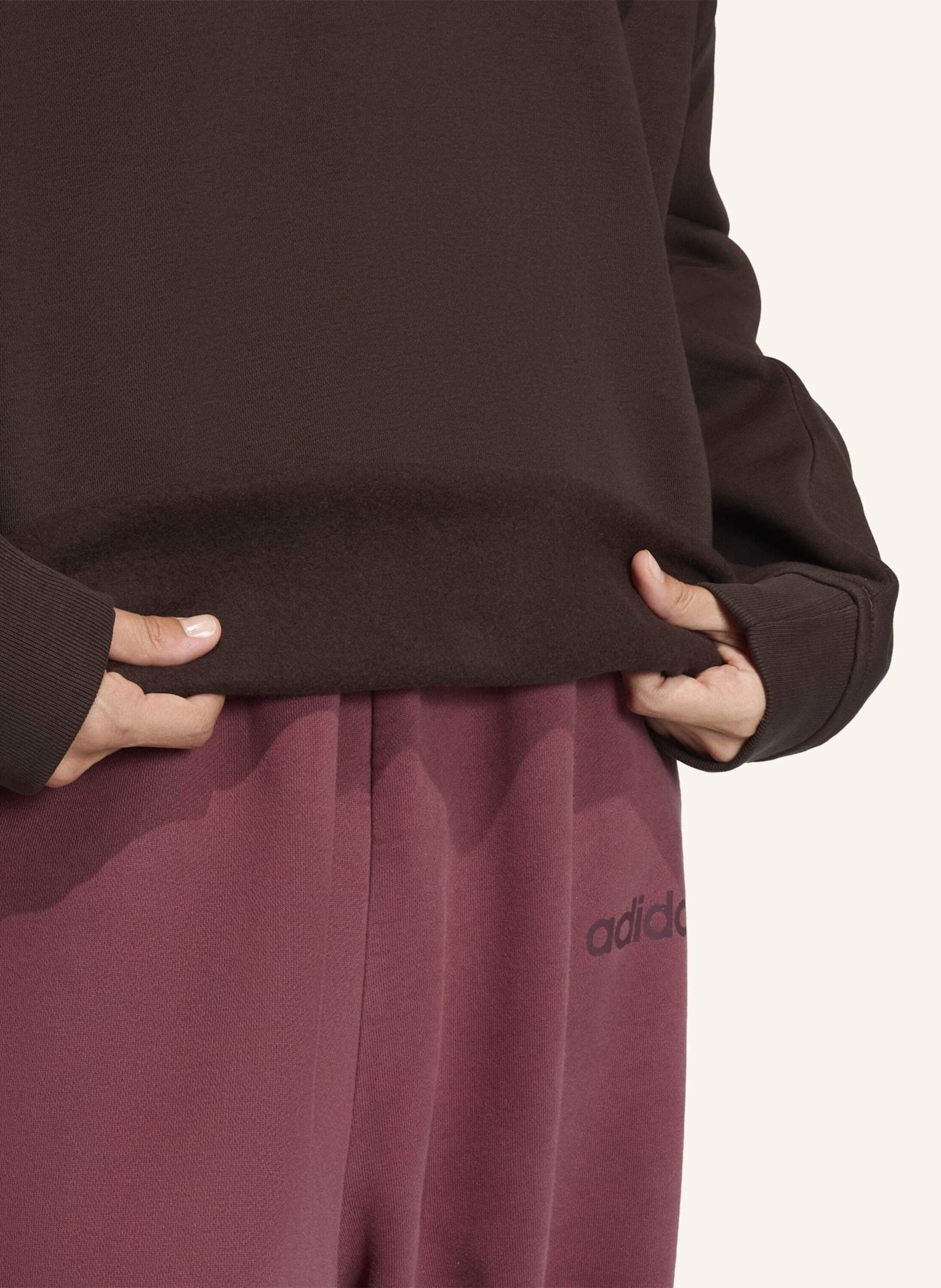 adidas Originals ESSENTIALS LONG OVERSIZED SWEATSHIRT: BRAUN