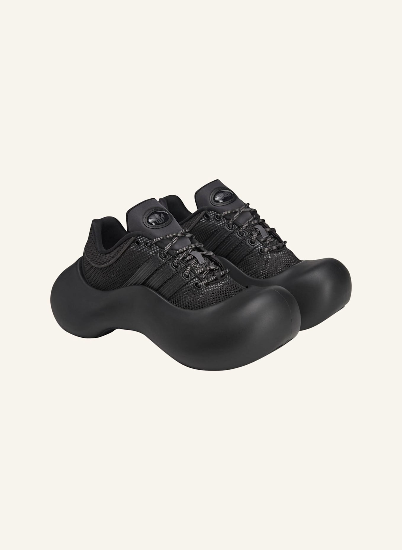 adidas Originals ADIDAS ORIGINALS BY AVAVAV MEGARIDE MOONRUBBER SCHUH: SCHWARZ/ GRAU
