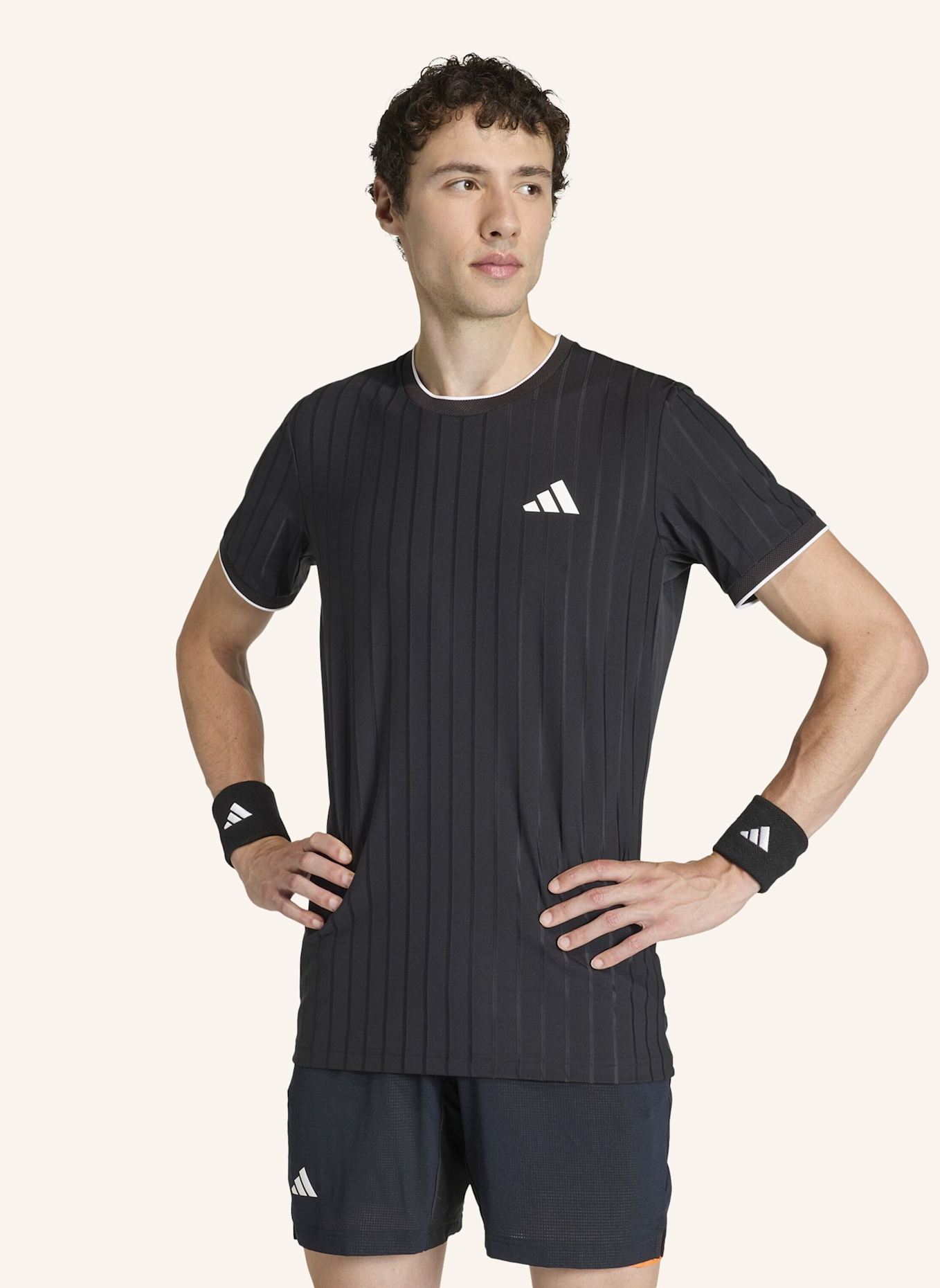 adidas T-Shirt CLIMACOOL FREELIFT PRO: SCHWARZ