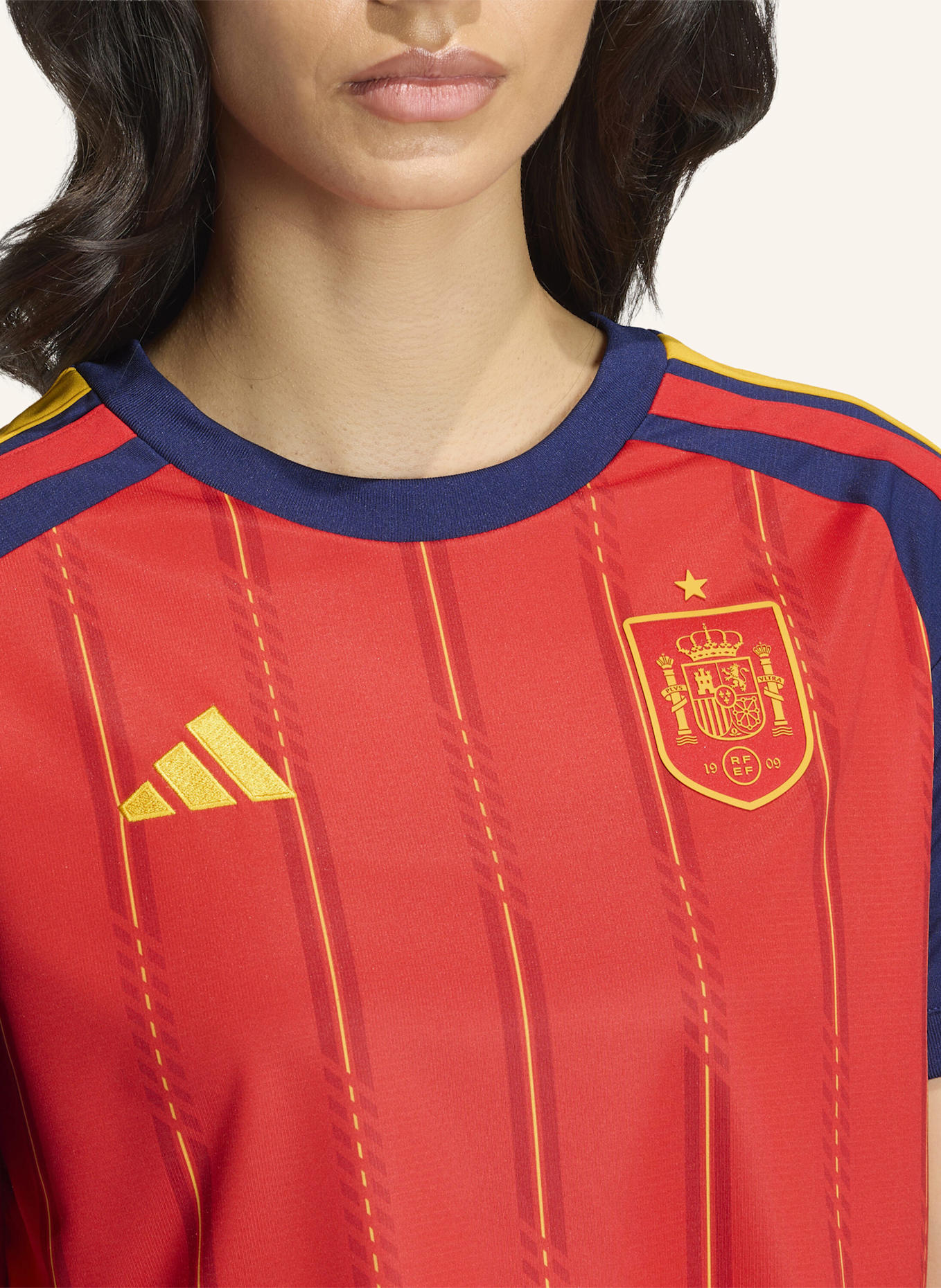 adidas KÜRZER GESCHNITTENES SPANIEN 26 HEIMTRIKOT: ROT