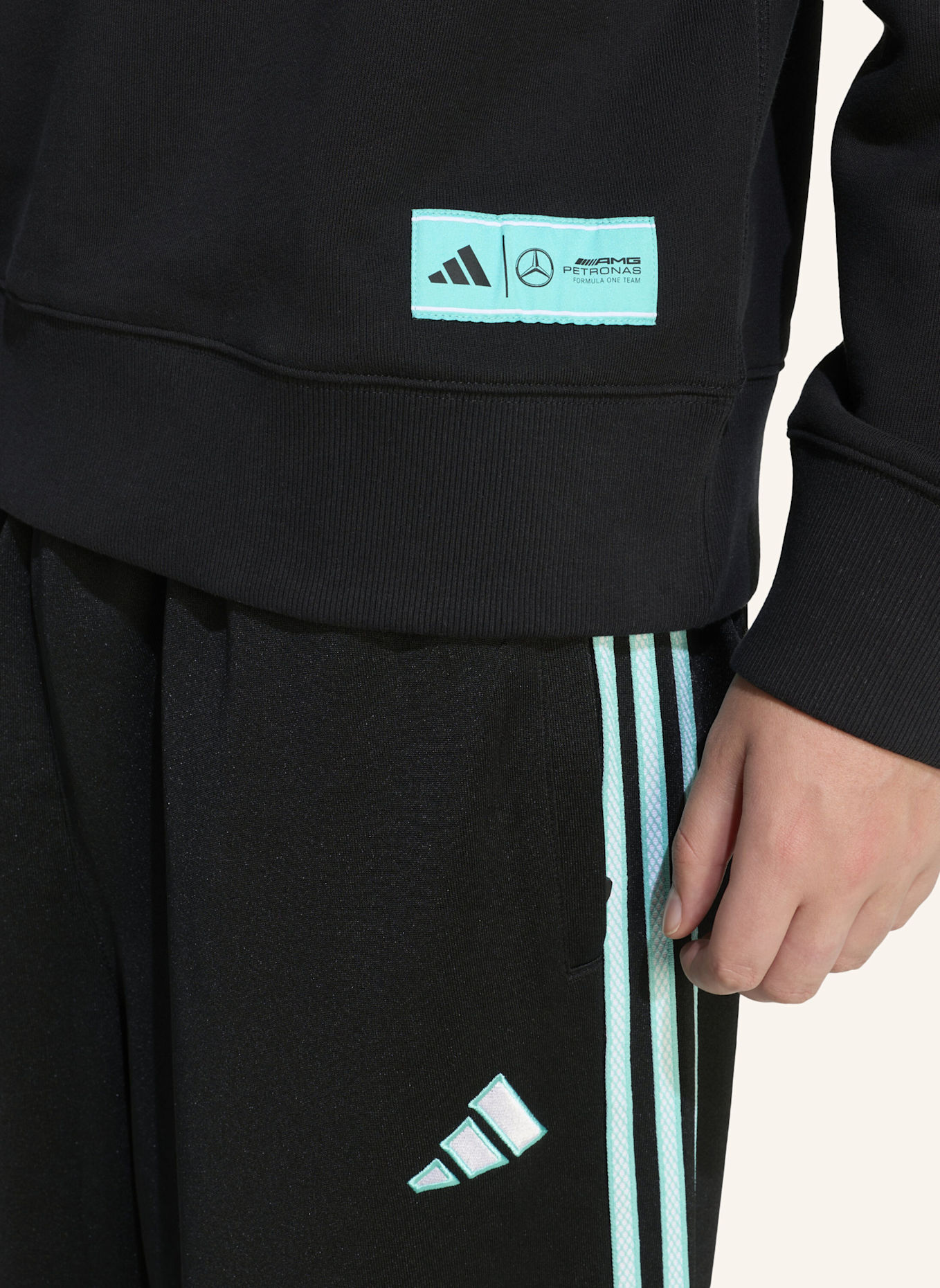 adidas MERCEDES - AMG PETRONAS FORMULA ONE TEAM LAS VEGAS SWEAT TOP MEN: SCHWARZ/ WEISS
