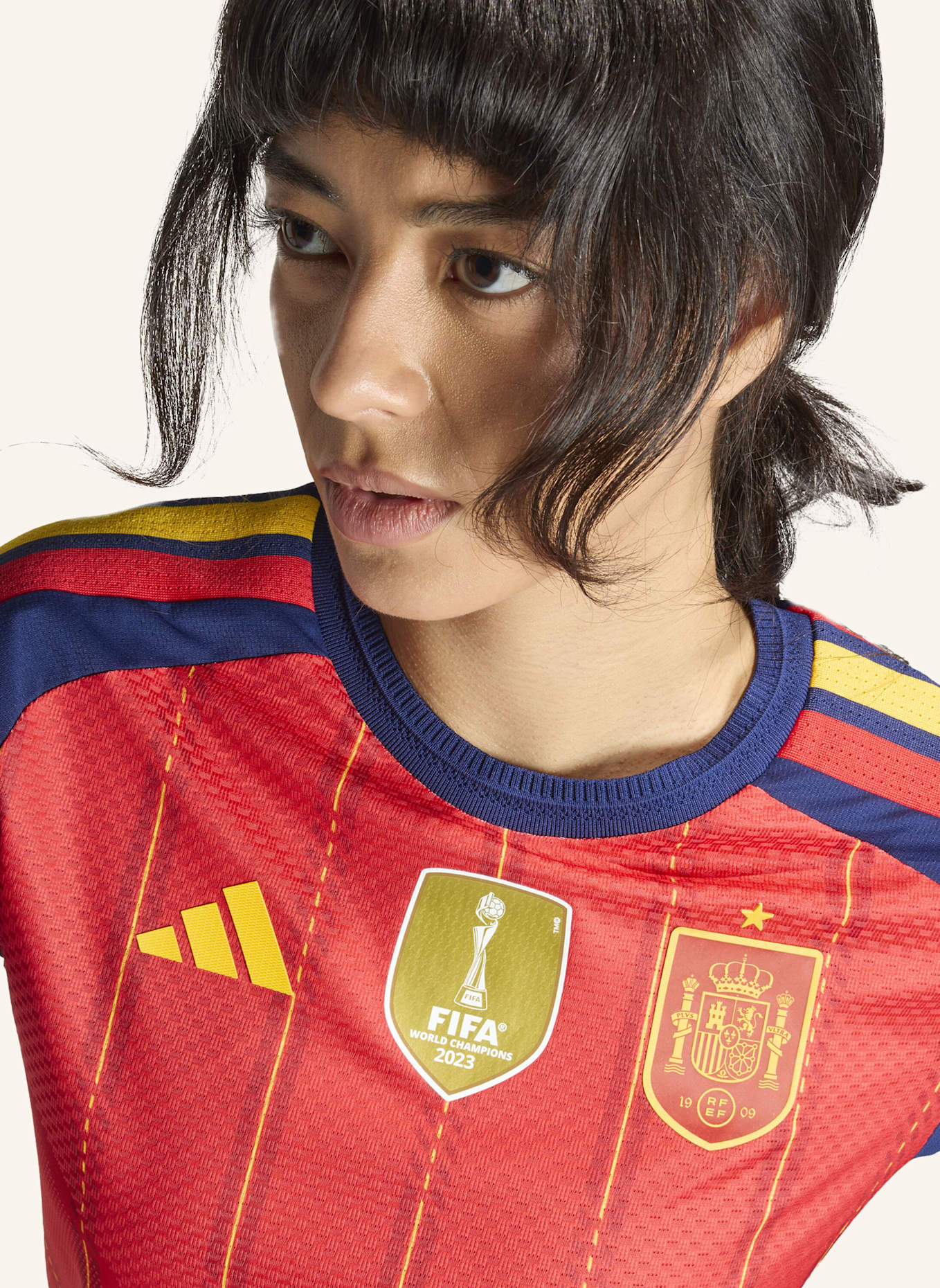 adidas SPANIEN 26 AUTHENTIC HEIMTRIKOT: ROT