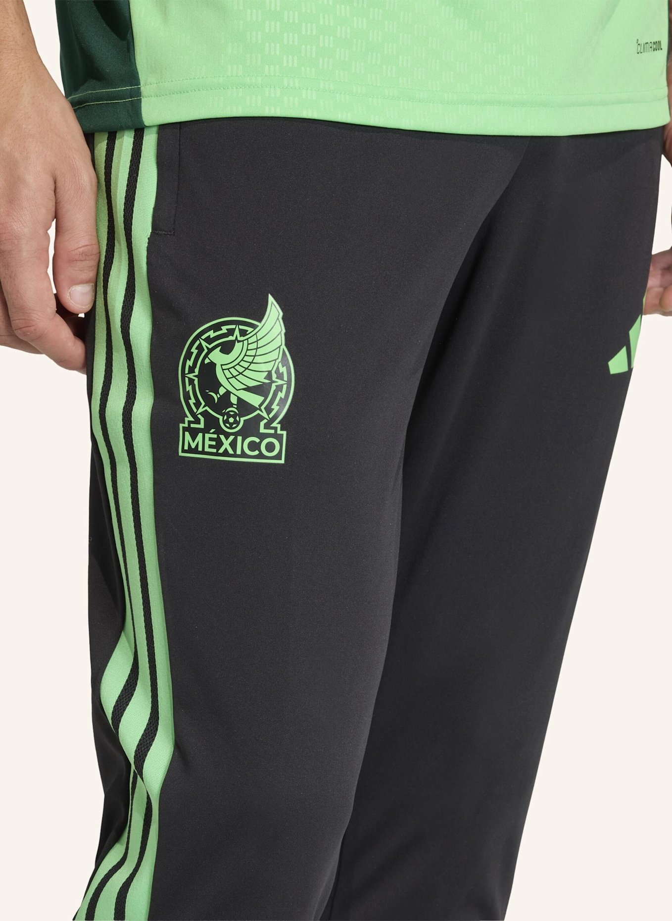 adidas MEXIKO 26 TIRO TRAININGSHOSE: SCHWARZ