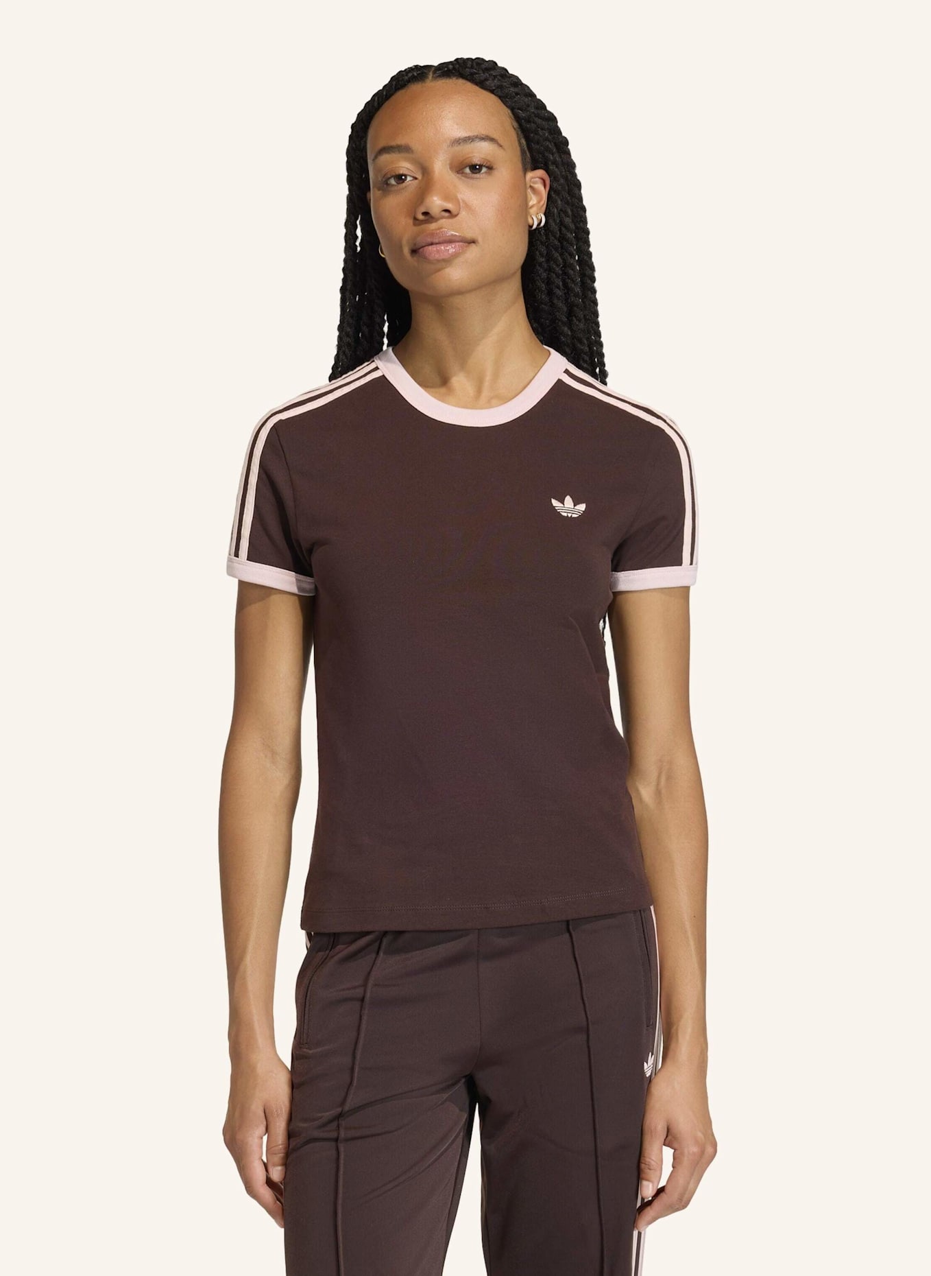 adidas Originals 3-STREIFEN SLIM T-SHIRT: BRAUN/ ROSA