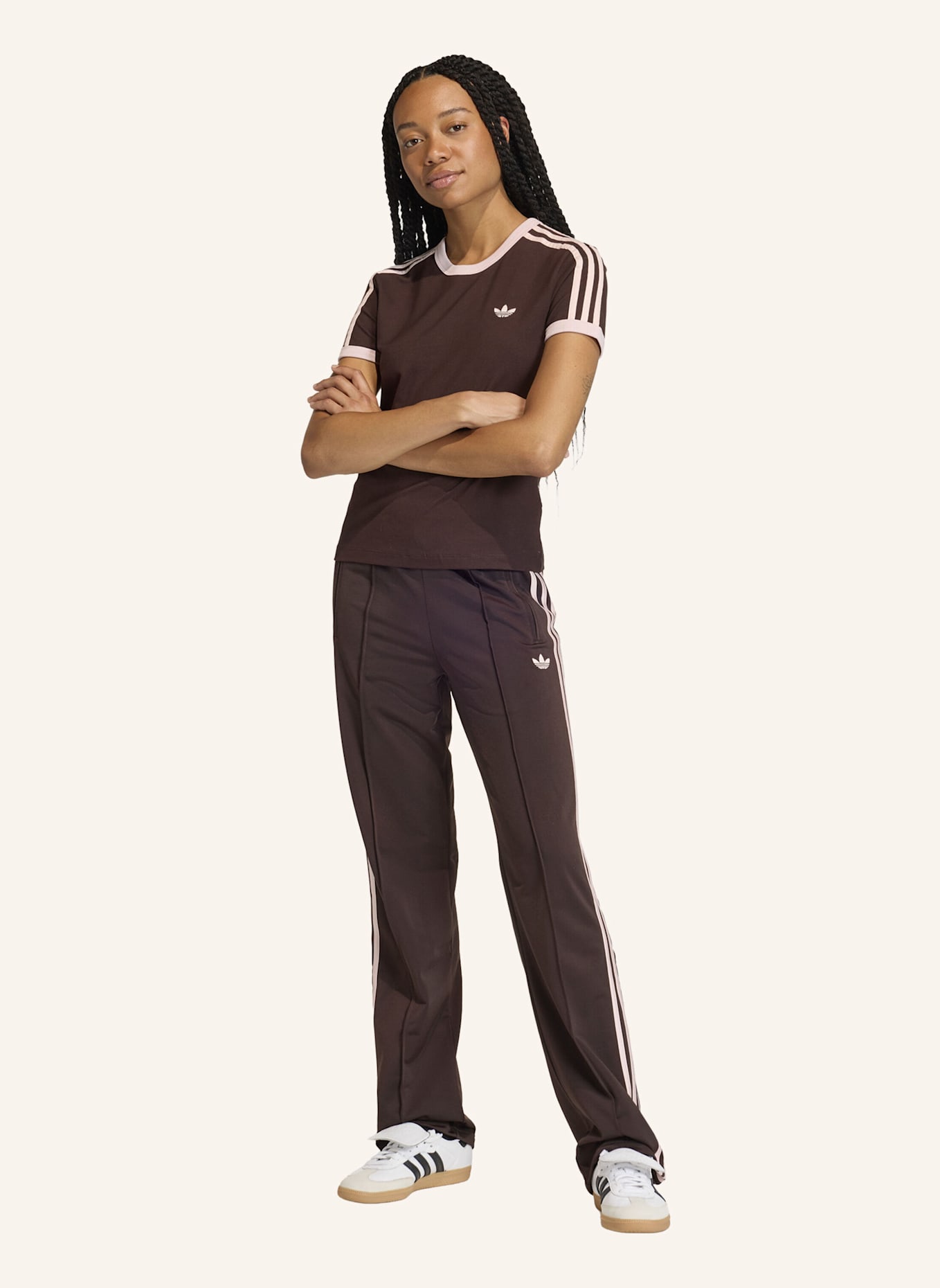 adidas Originals 3-STREIFEN SLIM T-SHIRT: BRAUN/ ROSA