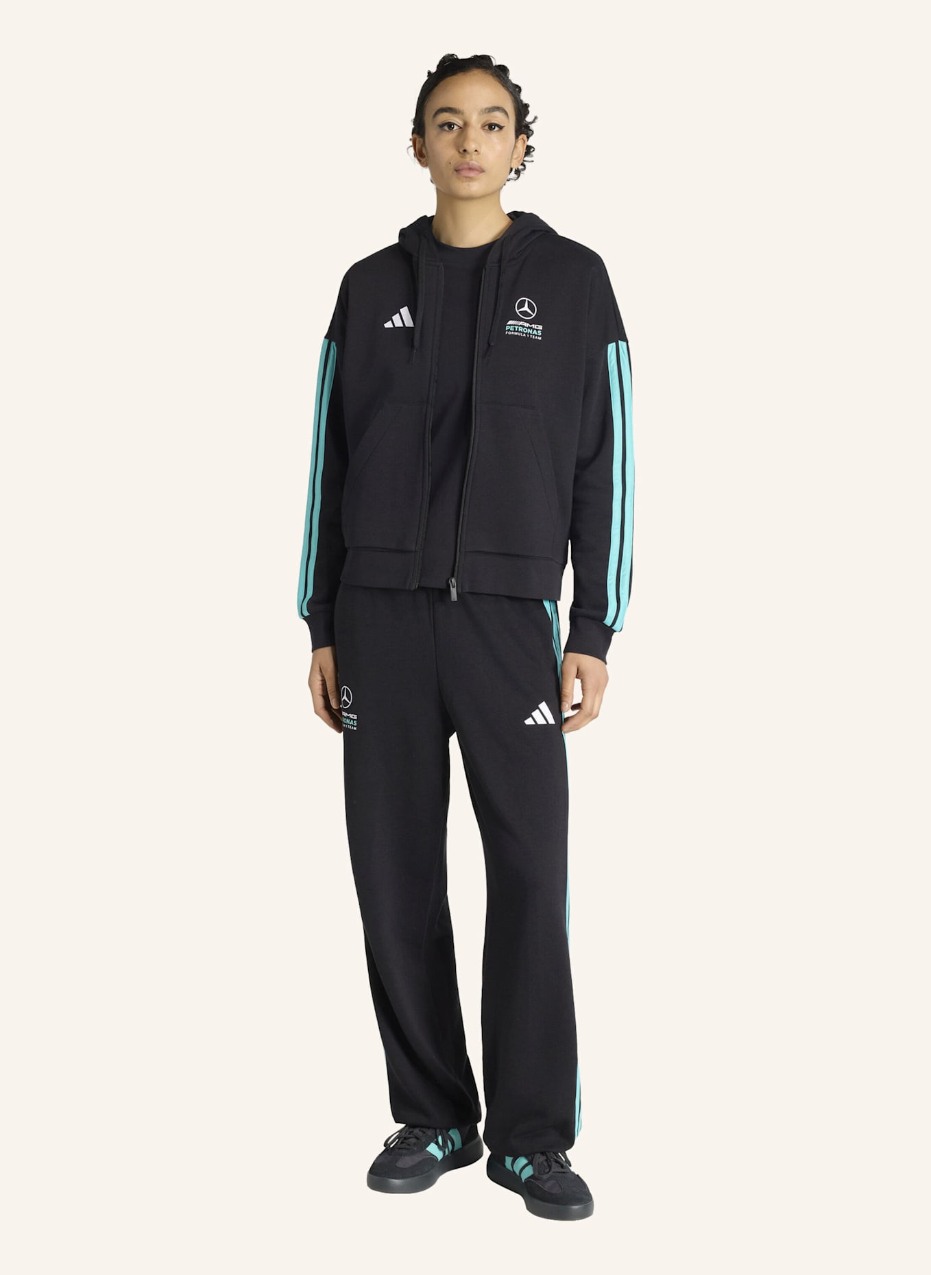 adidas MERCEDES-AMG PETRONAS FORMULA 1 TEAM DNA KAPUZENJACKE: SCHWARZ