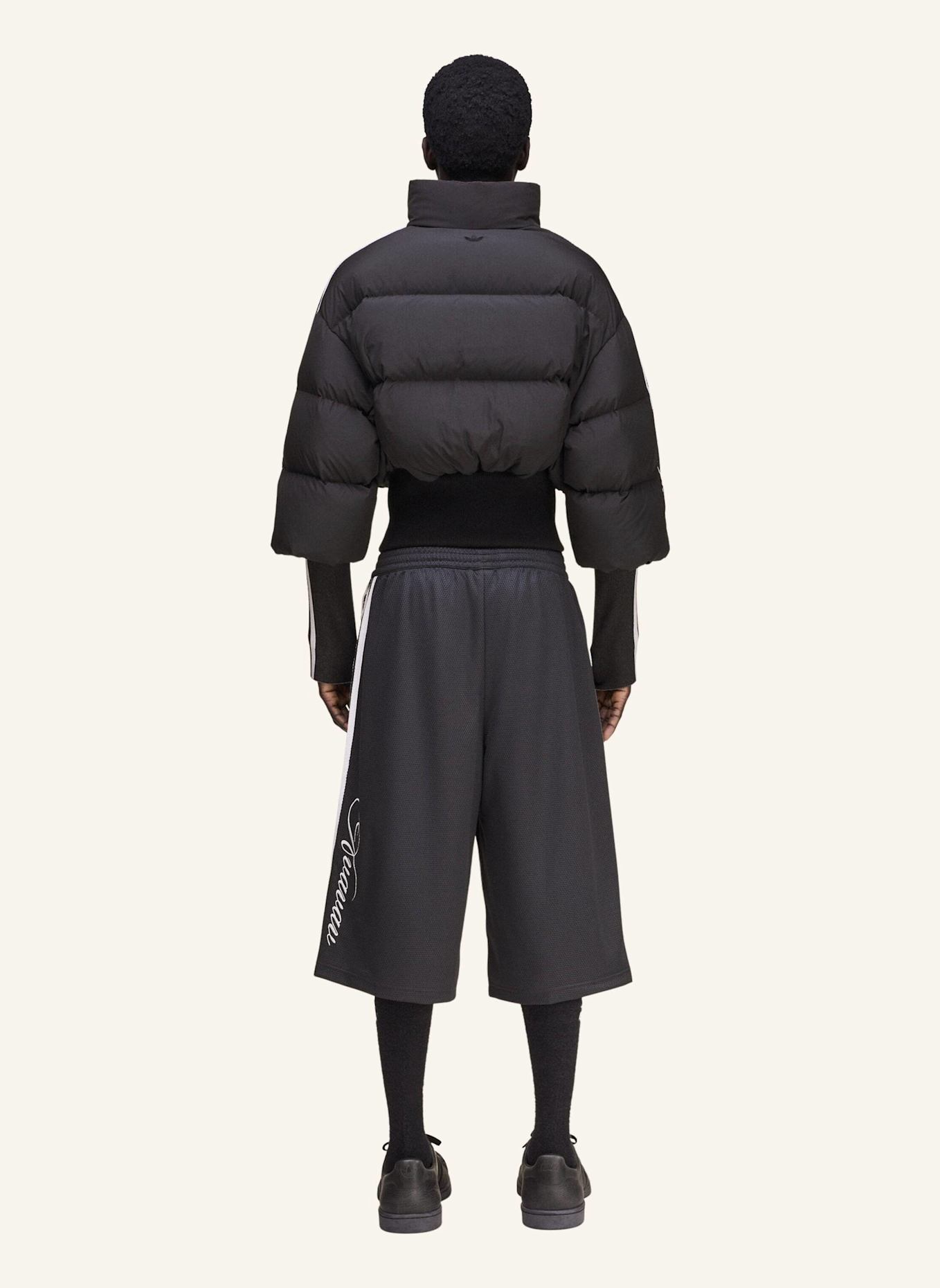 adidas Originals ADIDAS ORIGINALS BY AVAVAV BASKETBALLSHORTS: GRAU