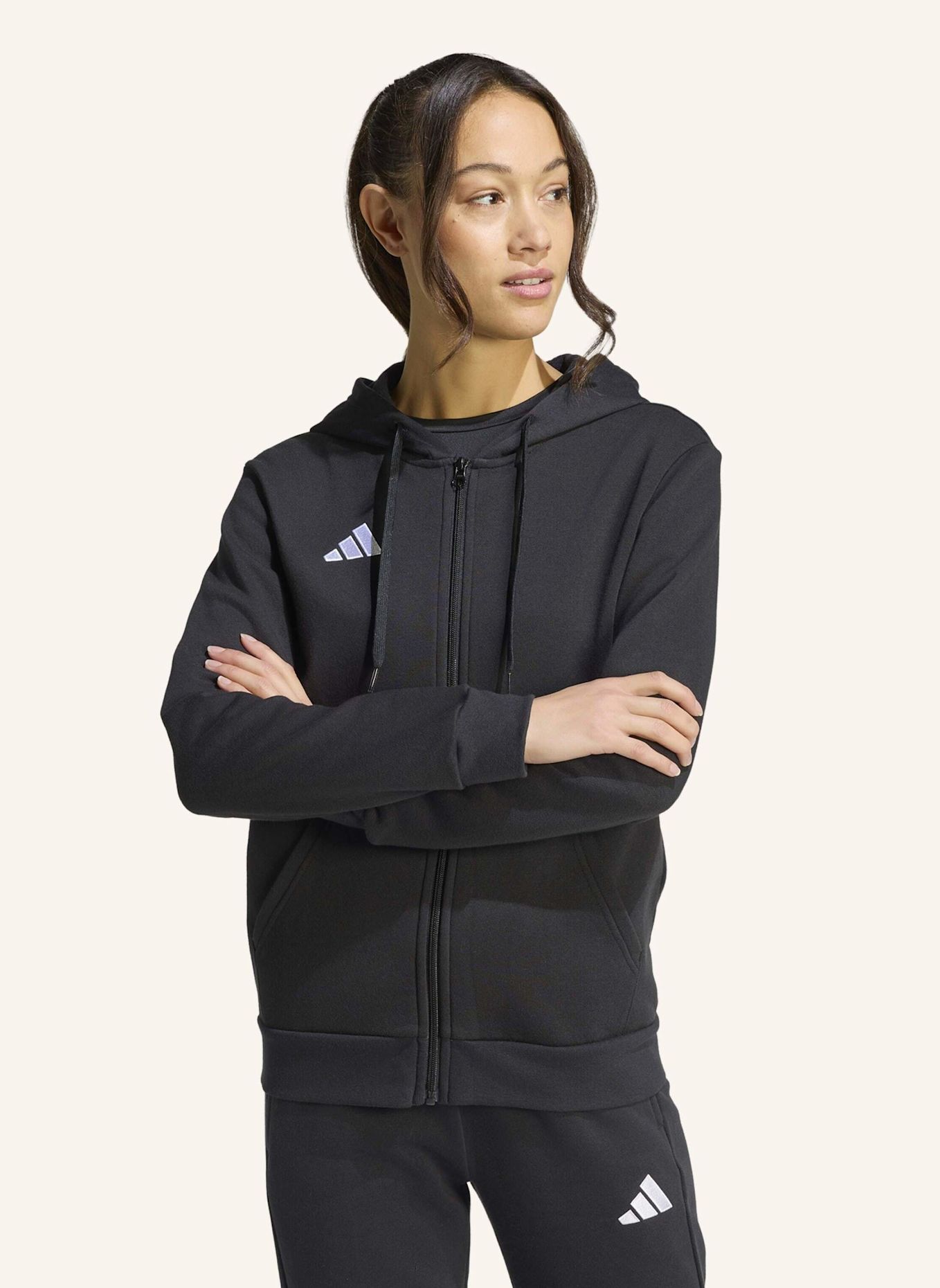 adidas ENTRADA26 KAPUZENJACKE MIT DURCHGEHENDEM REISSVERSCHLUSS: SCHWARZ / WEISS
