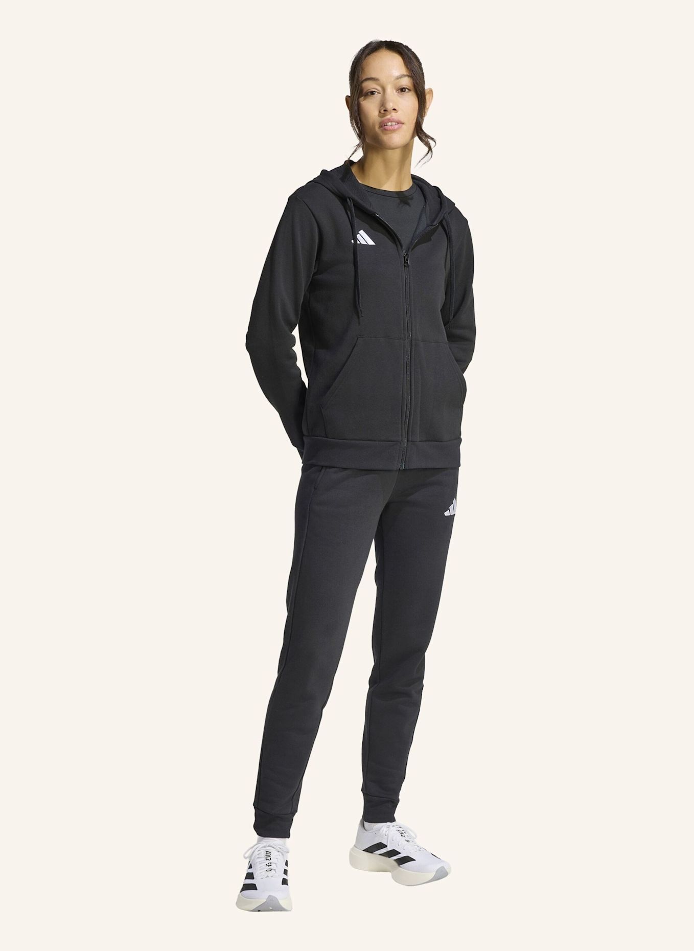 adidas ENTRADA26 KAPUZENJACKE MIT DURCHGEHENDEM REISSVERSCHLUSS: SCHWARZ / WEISS