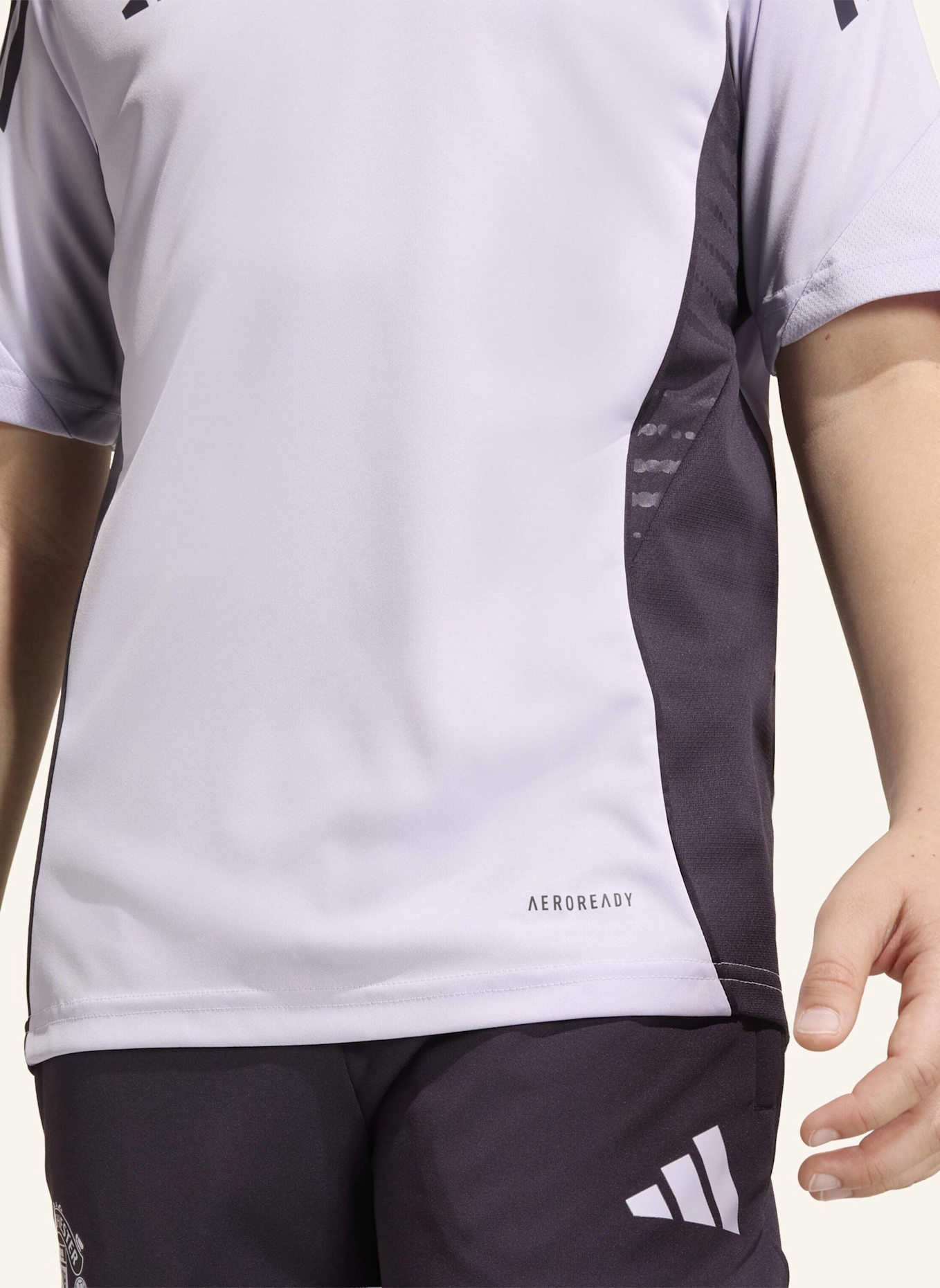 adidas MANCHESTER UNITED TIRO 25 COMPETITION KIDS TRAININGSTRIKOT: LILA/ SCHWARZ