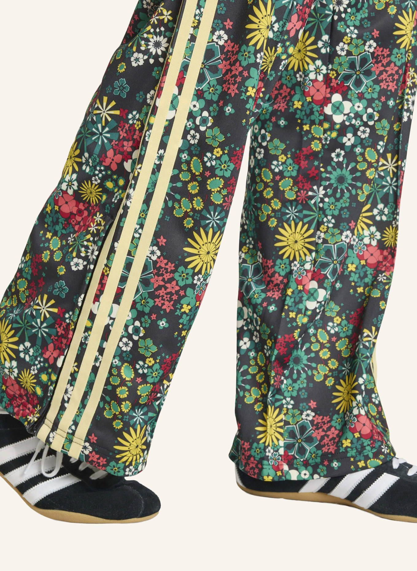 adidas Originals ADIDAS ORIGINALS X LIBERTY LONDON FIREBIRD TRAININGSHOSE: SCHWARZ/ GRÜN/ GELB