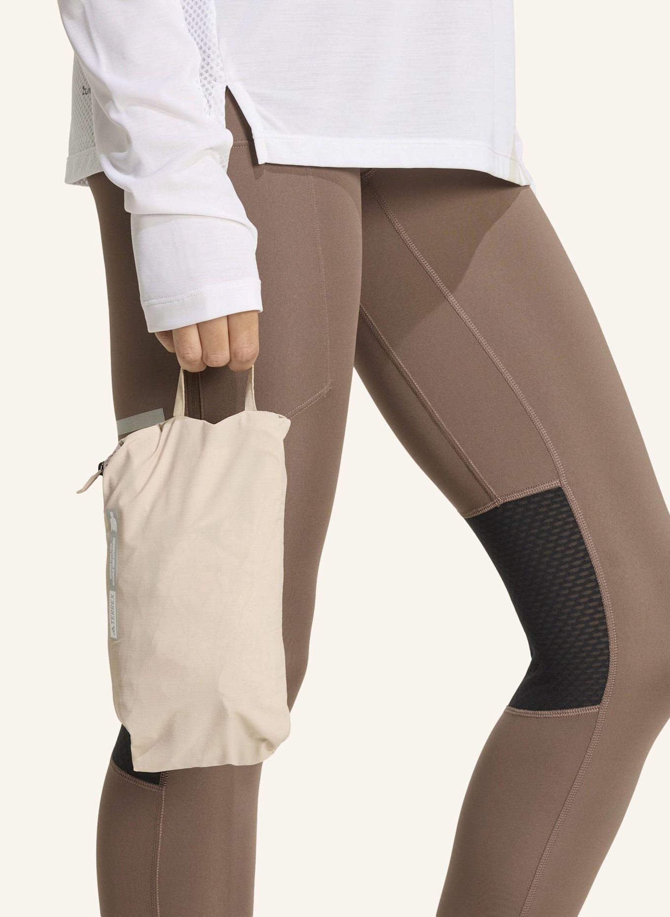 adidas TERREX TERREX XPERIOR 2.5 LAYER LIGHT CLIMAPROOF JACKE: BEIGE