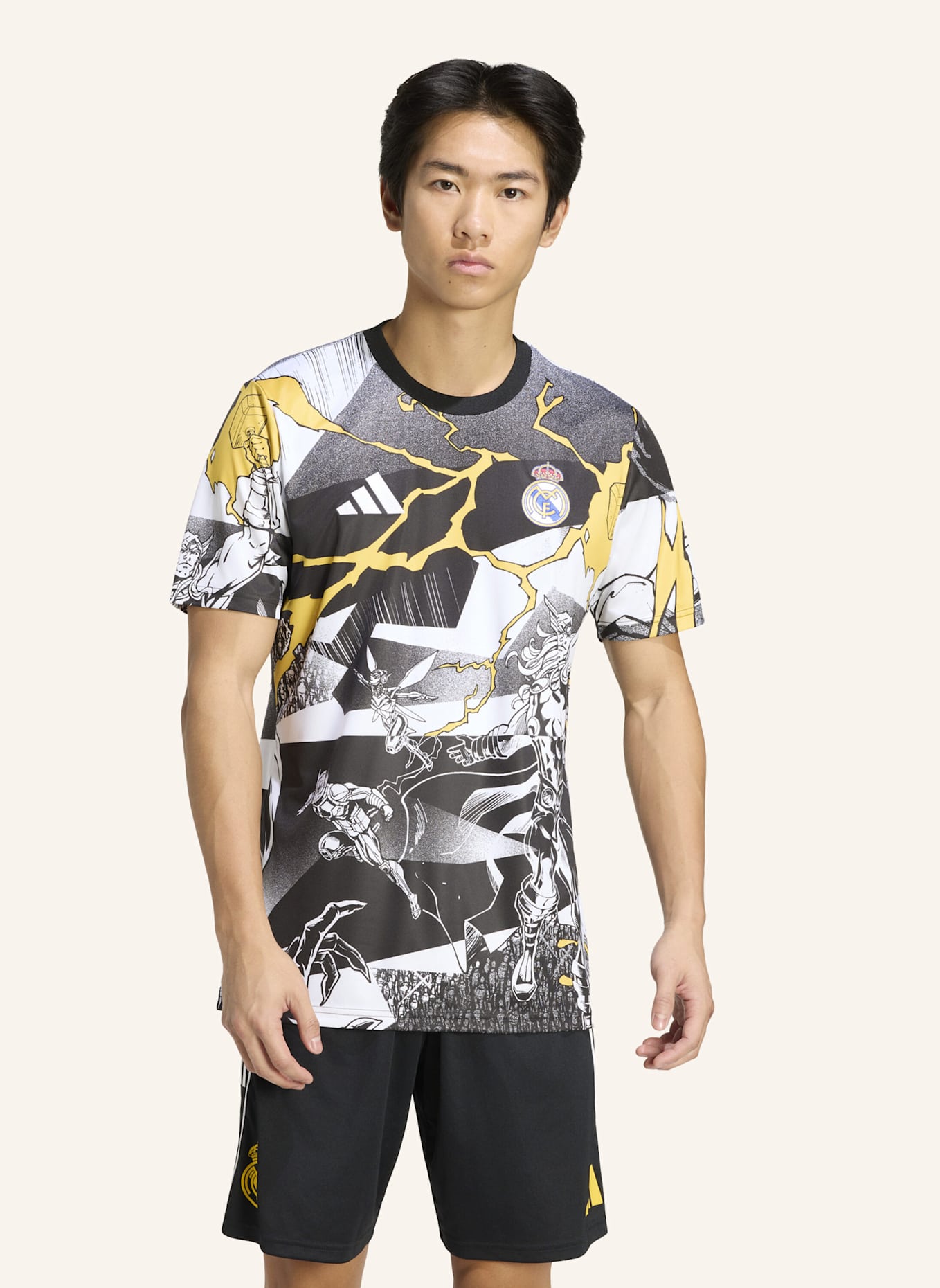 adidas ADIDAS REAL MADRID AVENGERS 25/26 PRE-MATCH SHIRT: WEISS/ SCHWARZ/ GOLD