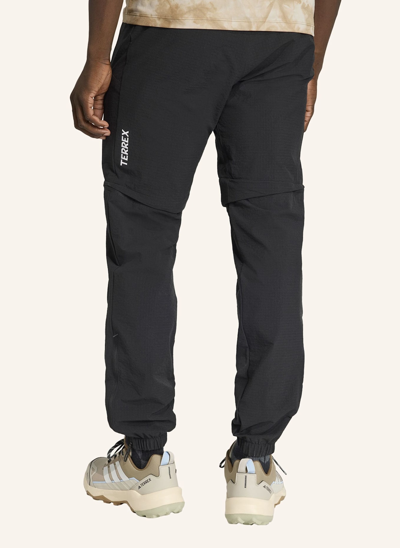 adidas TERREX TERREX XPERIOR UTILITAS CLIMA365 ZIP-OFF-HOSE: SCHWARZ