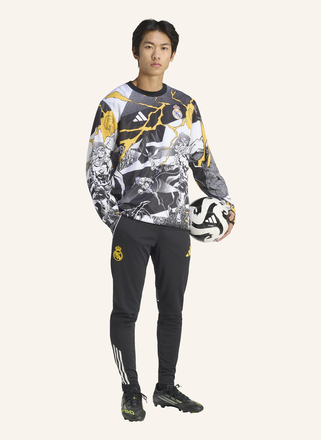 adidas ADIDAS REAL MADRID AVENGERS 25/26 PRE-MATCH WARM TOP: WEISS/ SCHWARZ/ GOLD