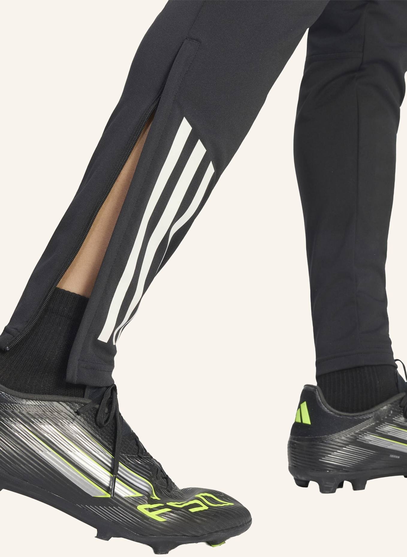 adidas ADIDAS REAL MADRID AVENGERS 25/26 TIRO 25 COMPETITION TRAININGSHOSE: SCHWARZ/ WEISS/ GOLD